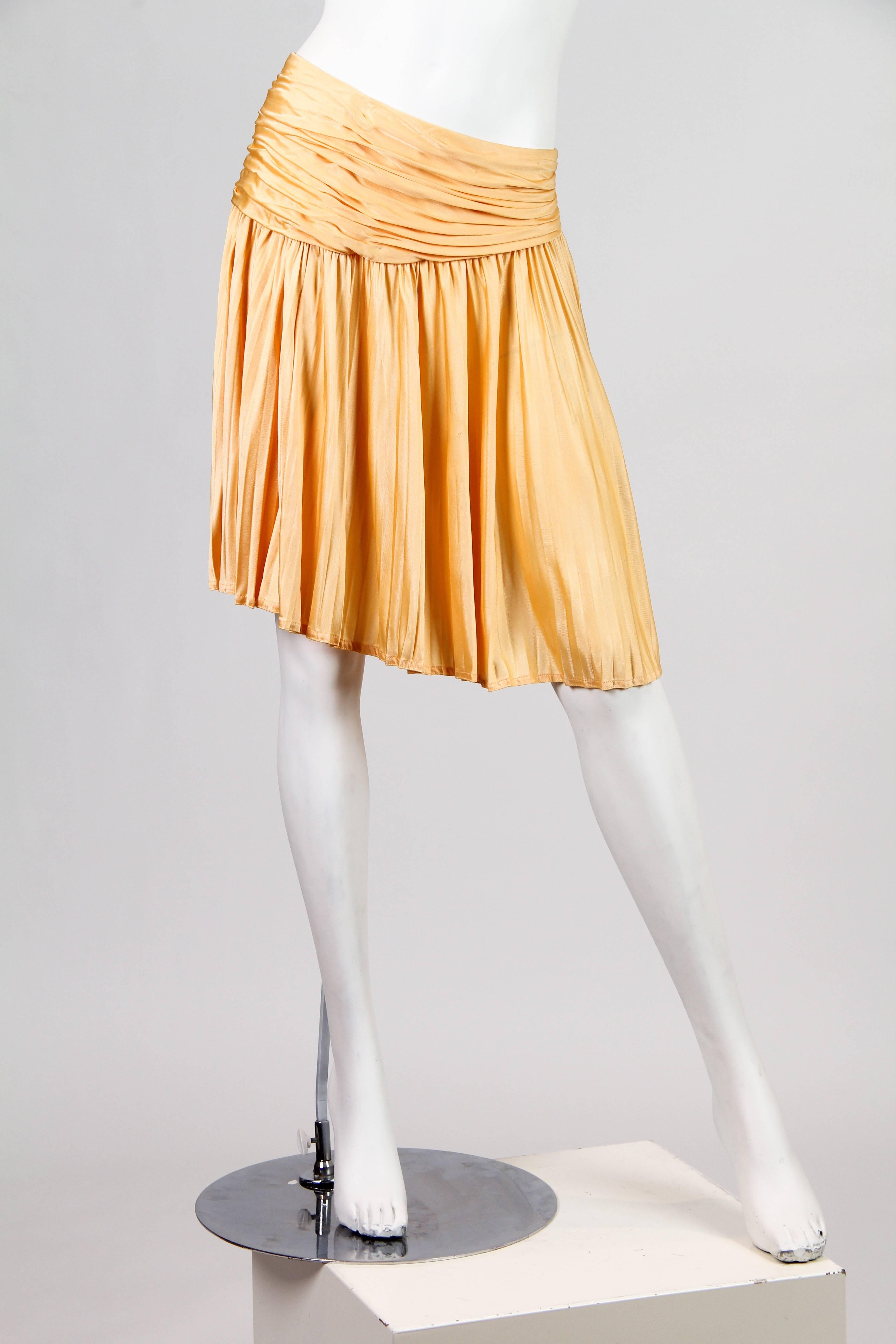 Women's 1990S GIANNI VERSACE Buttercream Yellow Rayon Jersey Mini Skirt With Slit For Sale