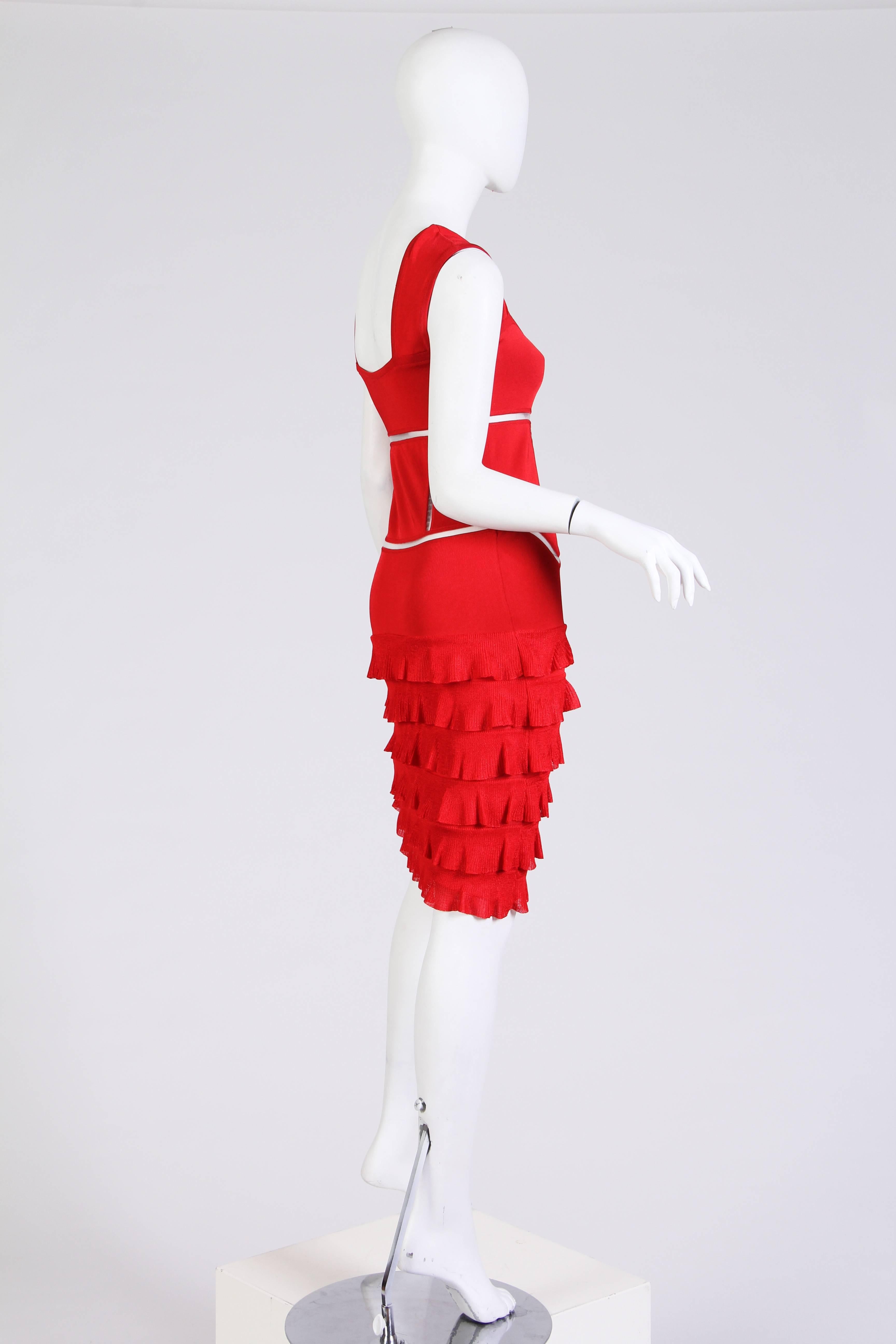 Rouge JOHN GALLIANO - Robe de cocktail à volants en maille de rayonne mélangée rouge, années 2000 en vente