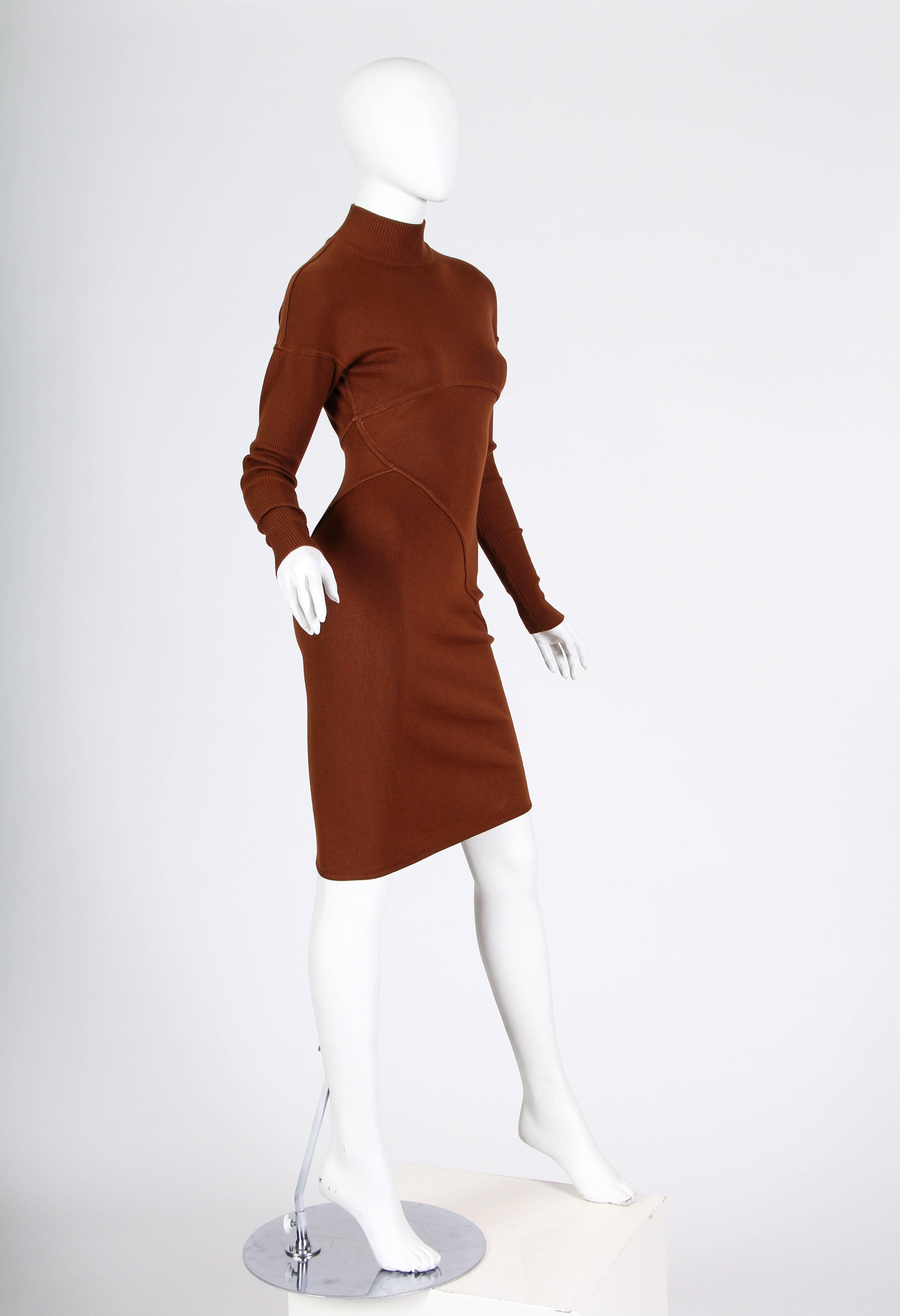 1980S AZZEDINE ALAIA Zimtbraun Wolle stricken Rollkragen Body-Con Kleid mit Di im Zustand „Hervorragend“ im Angebot in New York, NY