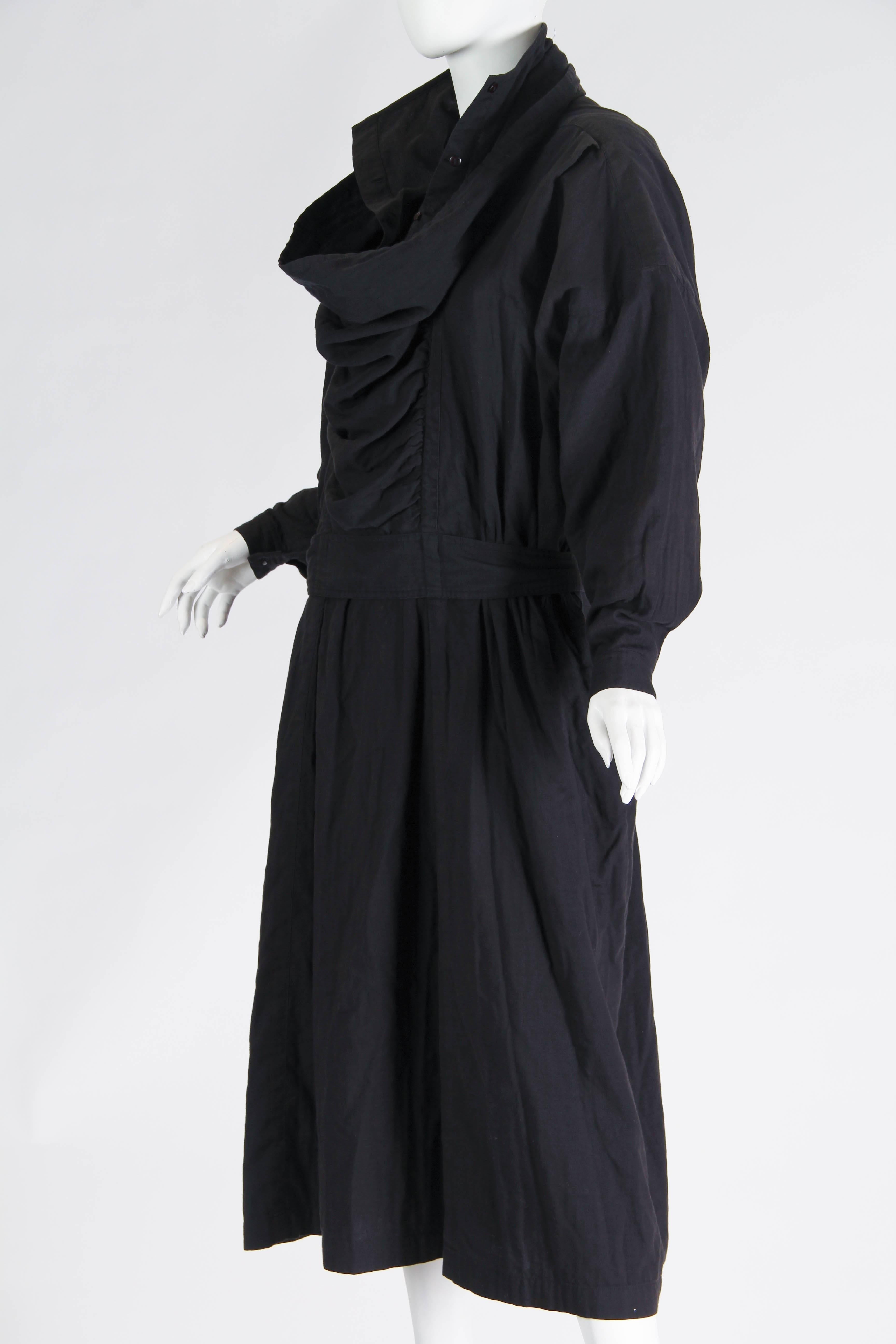 1980S ISSEY MIYAKE Black Cotton Dress With Draped Neck & Sleeves In Excellent Condition In New York, NY