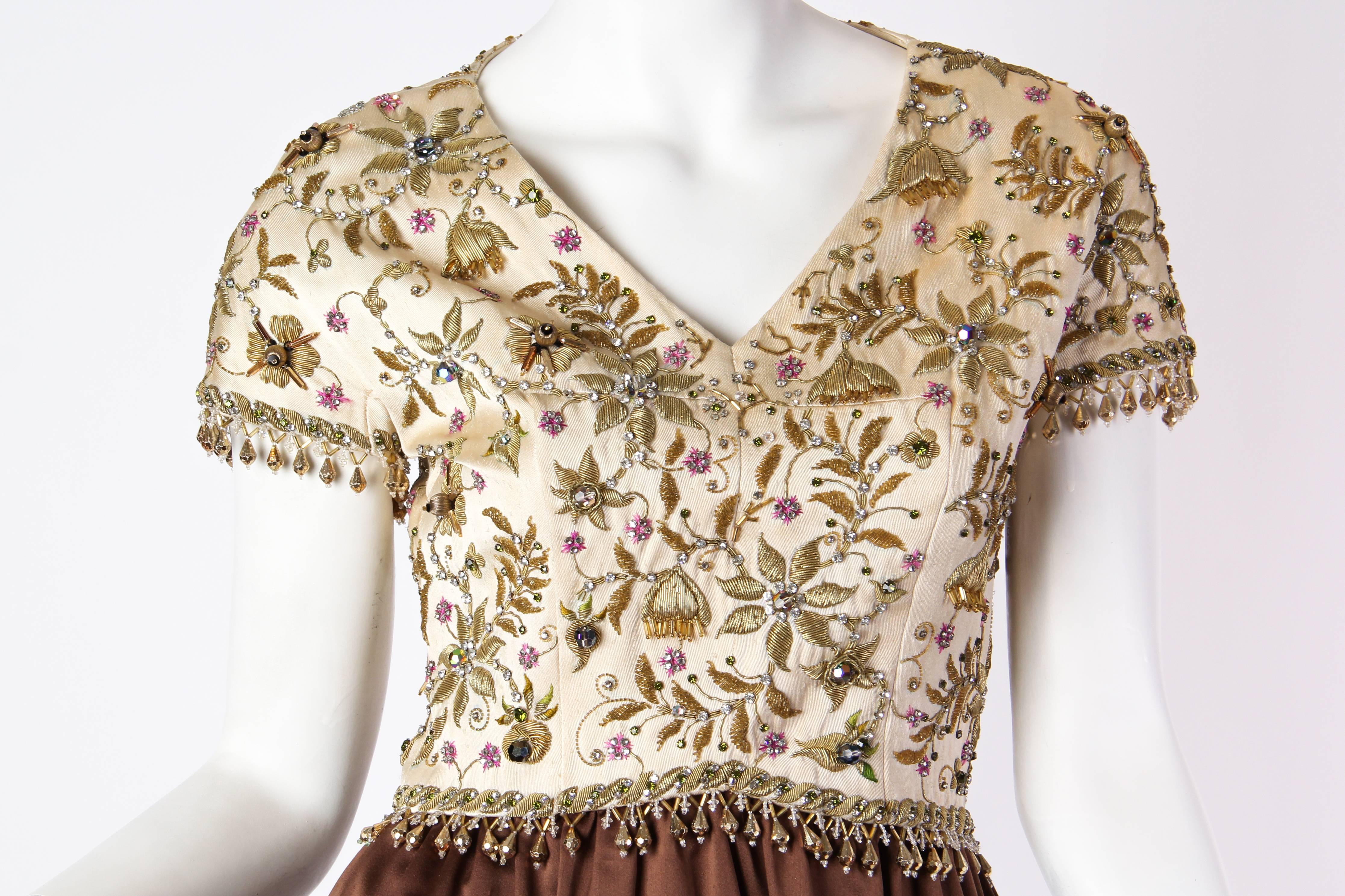 1950S BALENCIAGA Style Ivory & Brown Silk Duchess Satin Gown With Elaborated Gol en vente 2