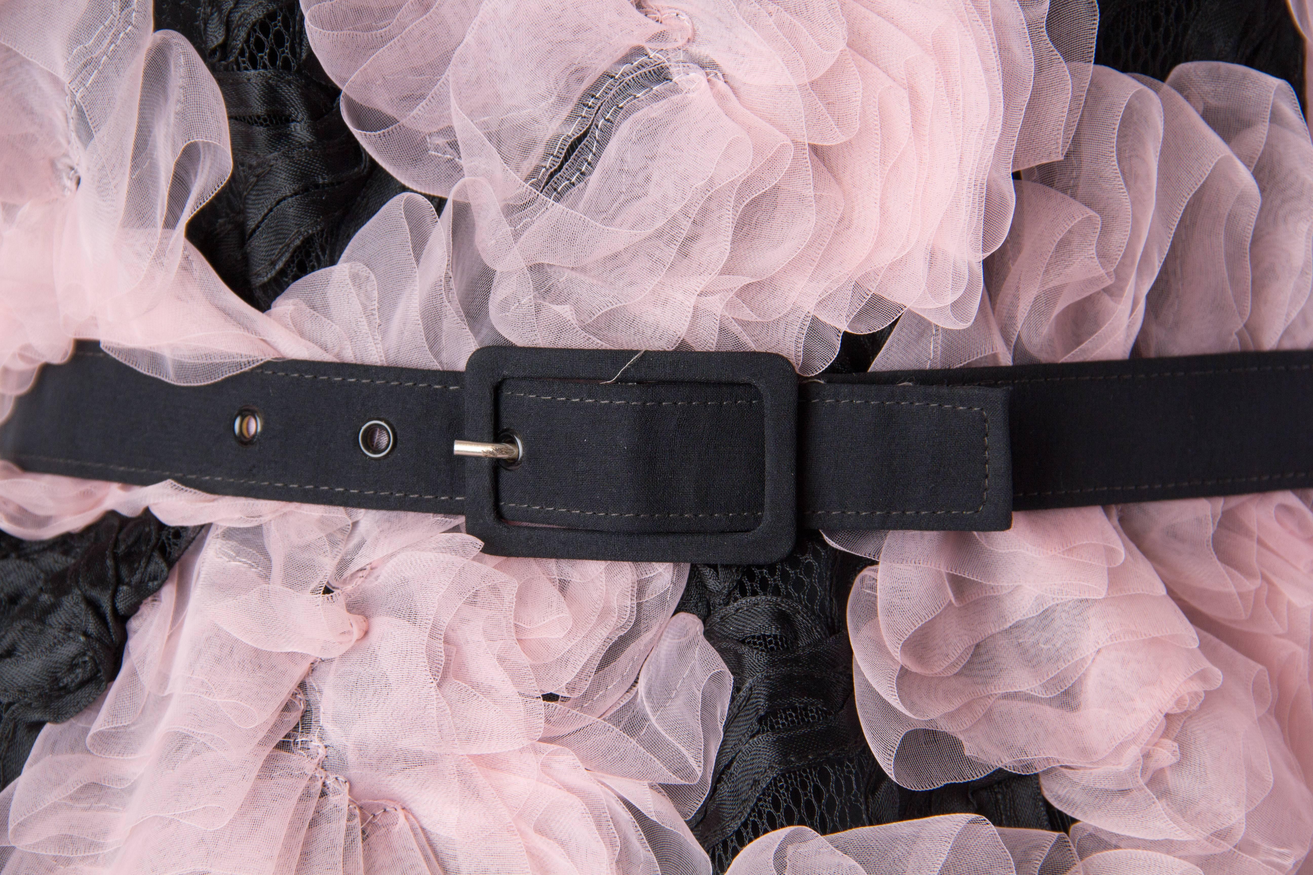 MORPHEW COLLECTION Schwarzes & rosafarbenes Chiffon-Kleid von Chanel inspiriert mit 1980er Ri im Angebot 2