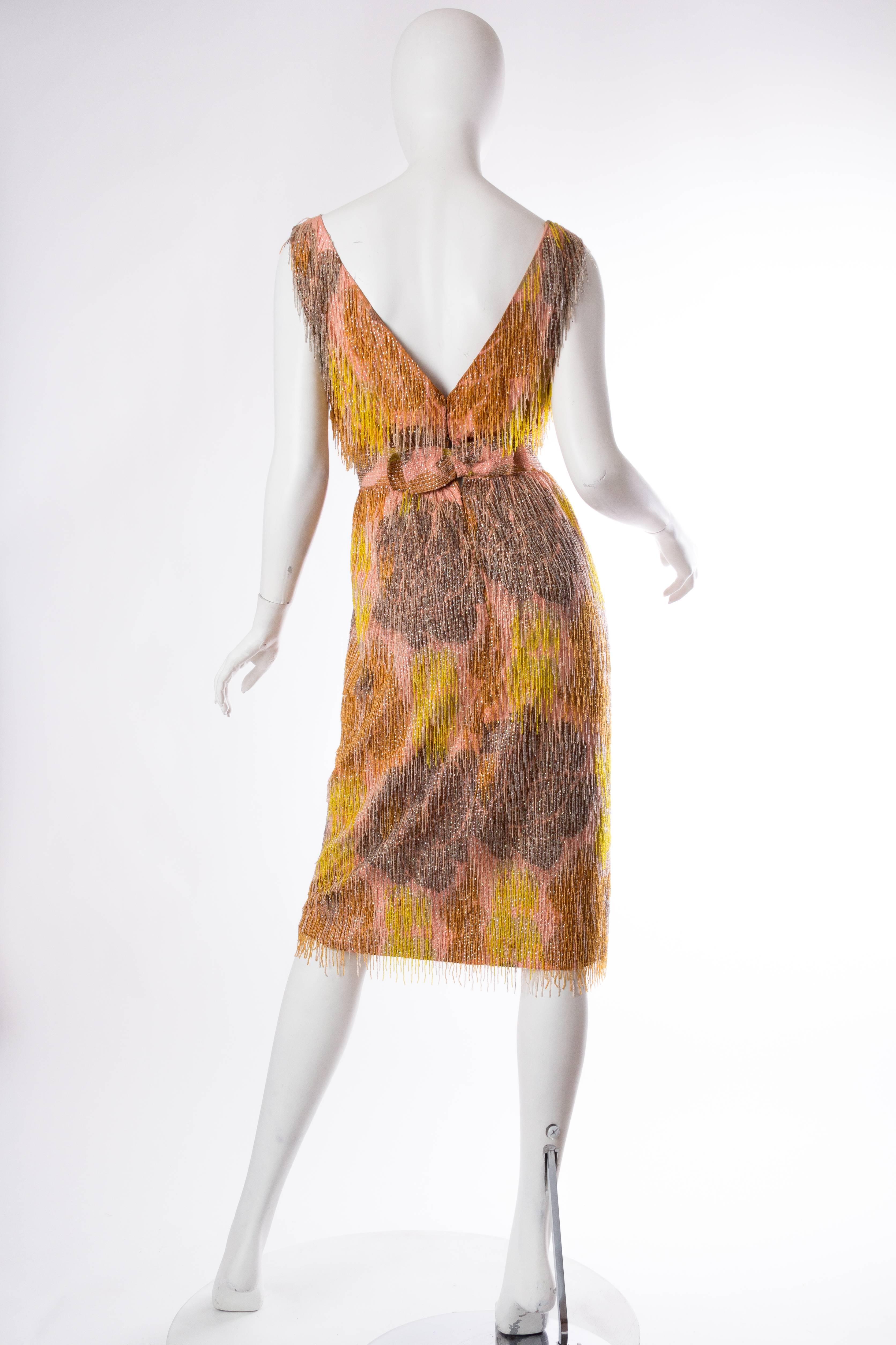 1950S CARVEN Amber Haute Couture Silk Taffeta Handwoven Floral Ikat Cocktail Dr Excellent état - En vente à New York, NY