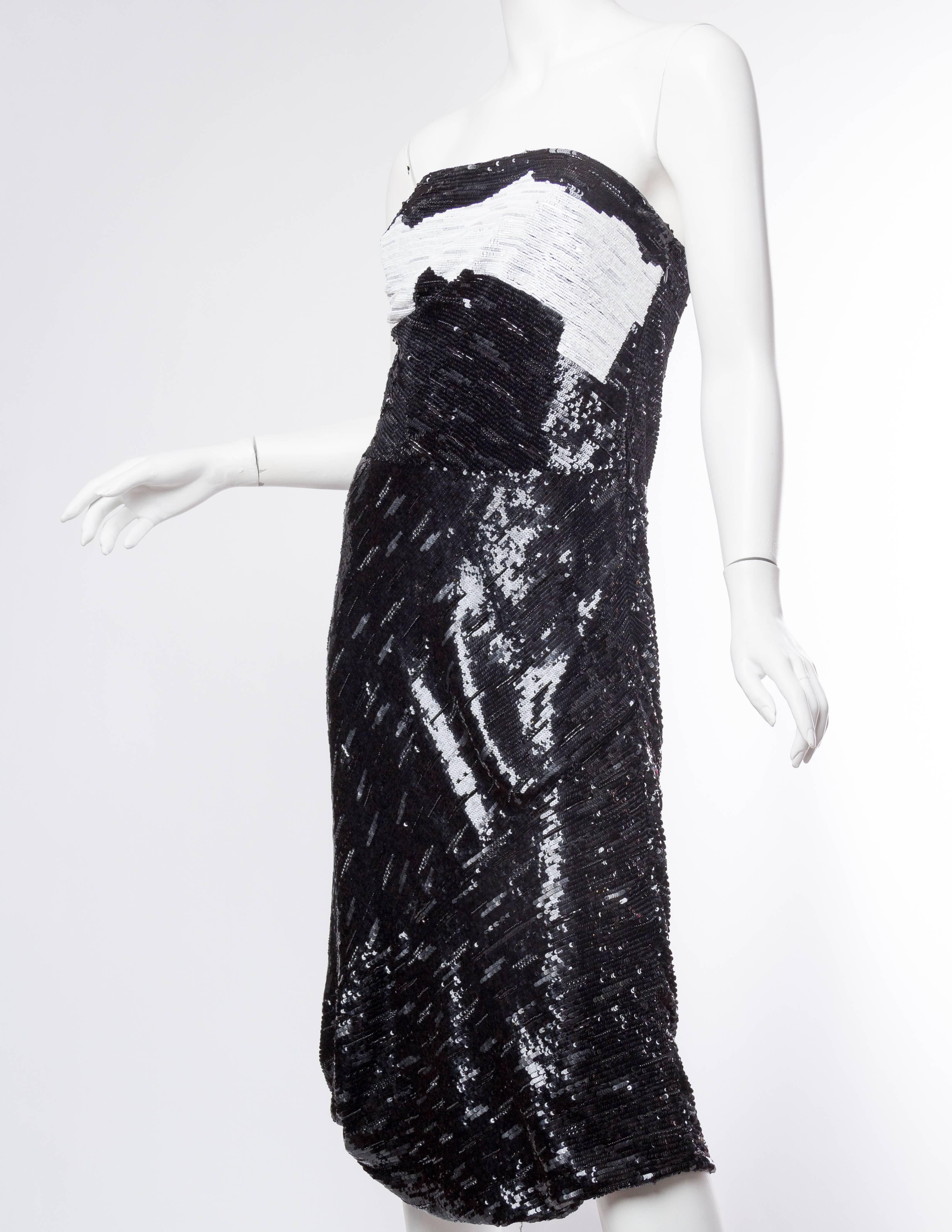 1990S GIORGIO ARMANI Black & White Silk Chiffon Fully Beaded Bias Strapless Coc In Excellent Condition For Sale In New York, NY