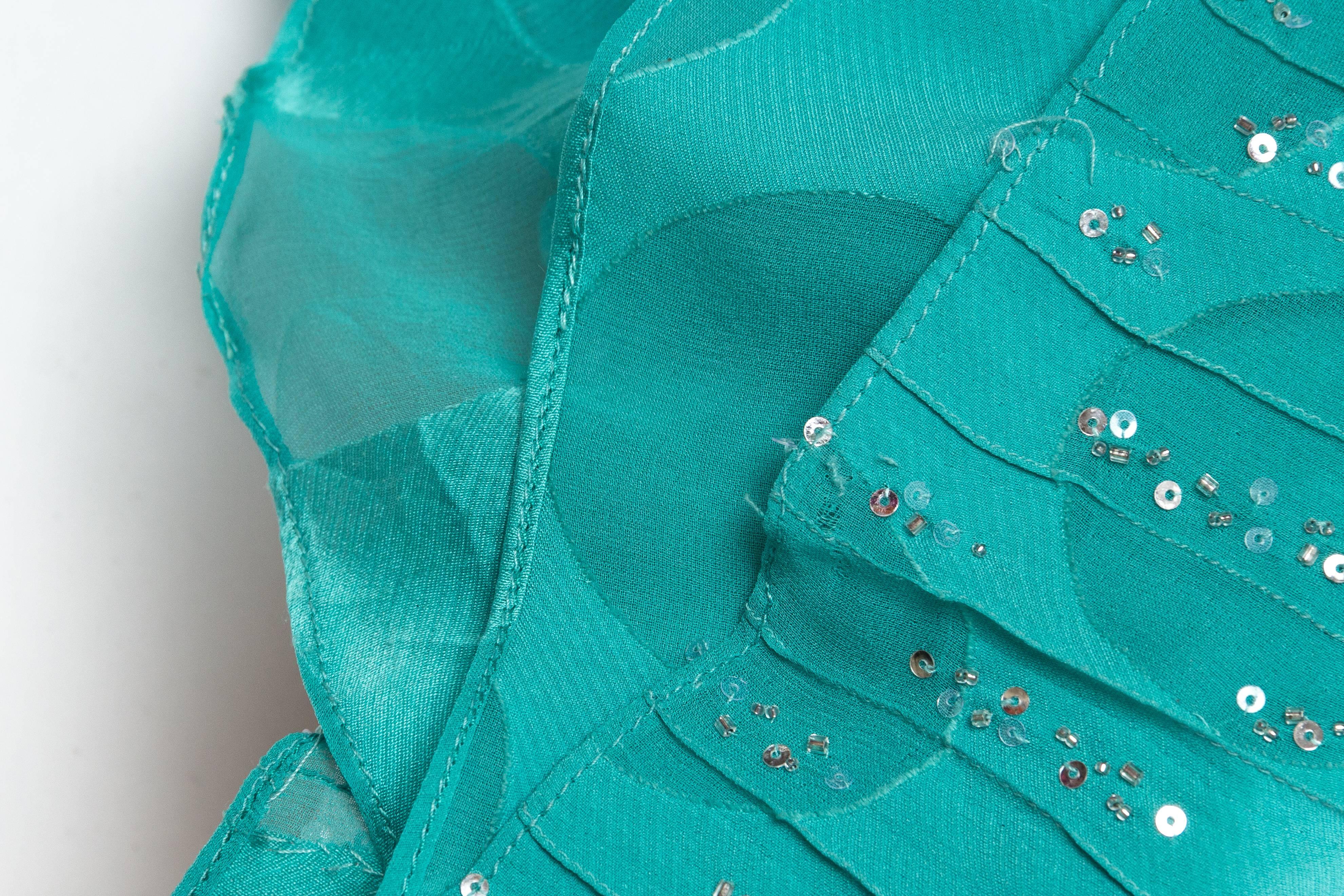 CAROLINA HERRERA - Robe de style garçonne plissée en mousseline de soie brûlée turquoise, années 2000 en vente 5