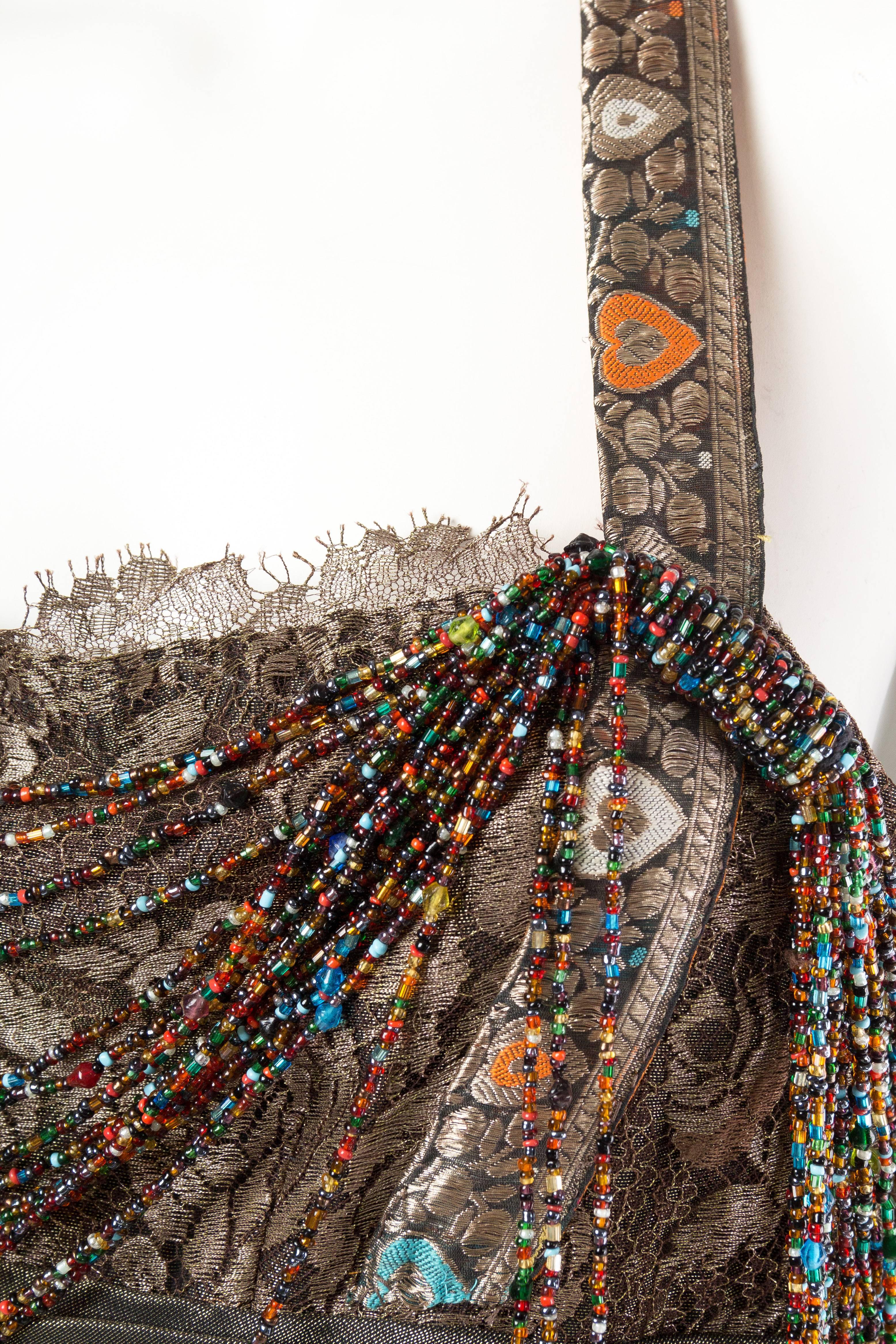 COLLECTION MORPHEW Robe haute couture à perles et fente haute, fabriquée à partir d'un tissu ancien Pour femmes en vente