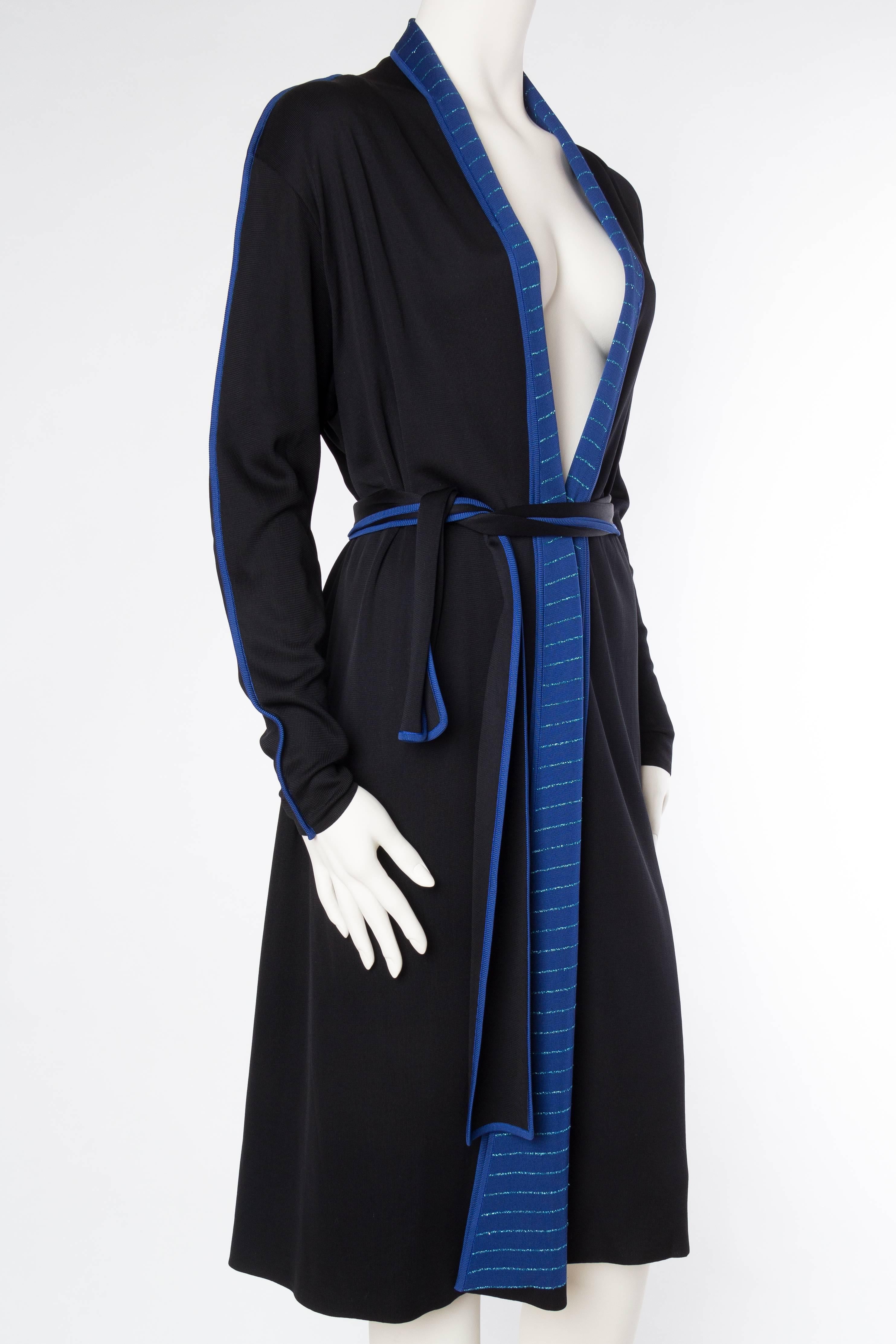 1970S ISSEY MIYAKE Black & Blue Knit Jersey Cardigan Belted Dress In Excellent Condition For Sale In New York, NY