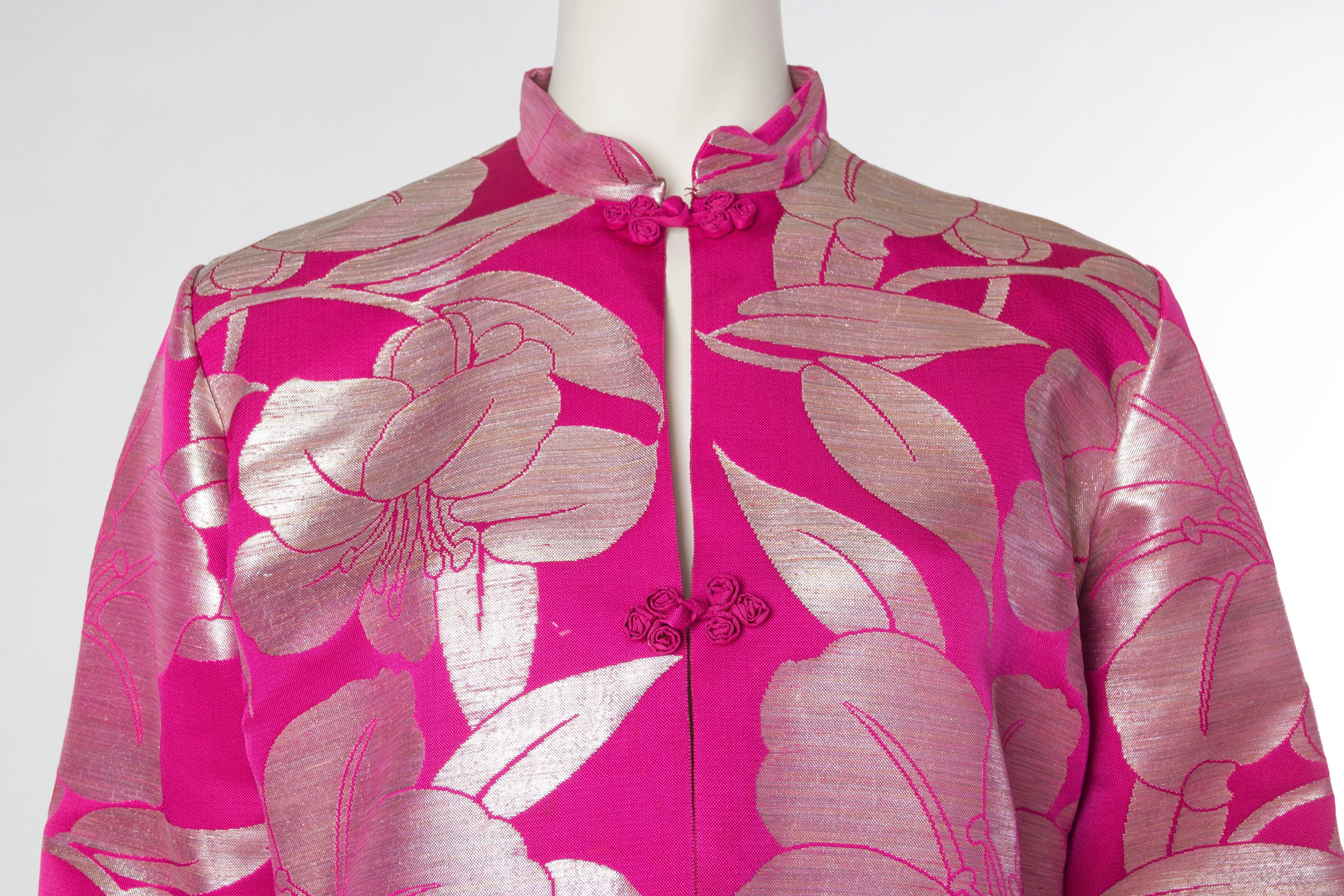 1960S Obi Pink Floral Print Japanese Swing Jacket In Excellent Condition In New York, NY