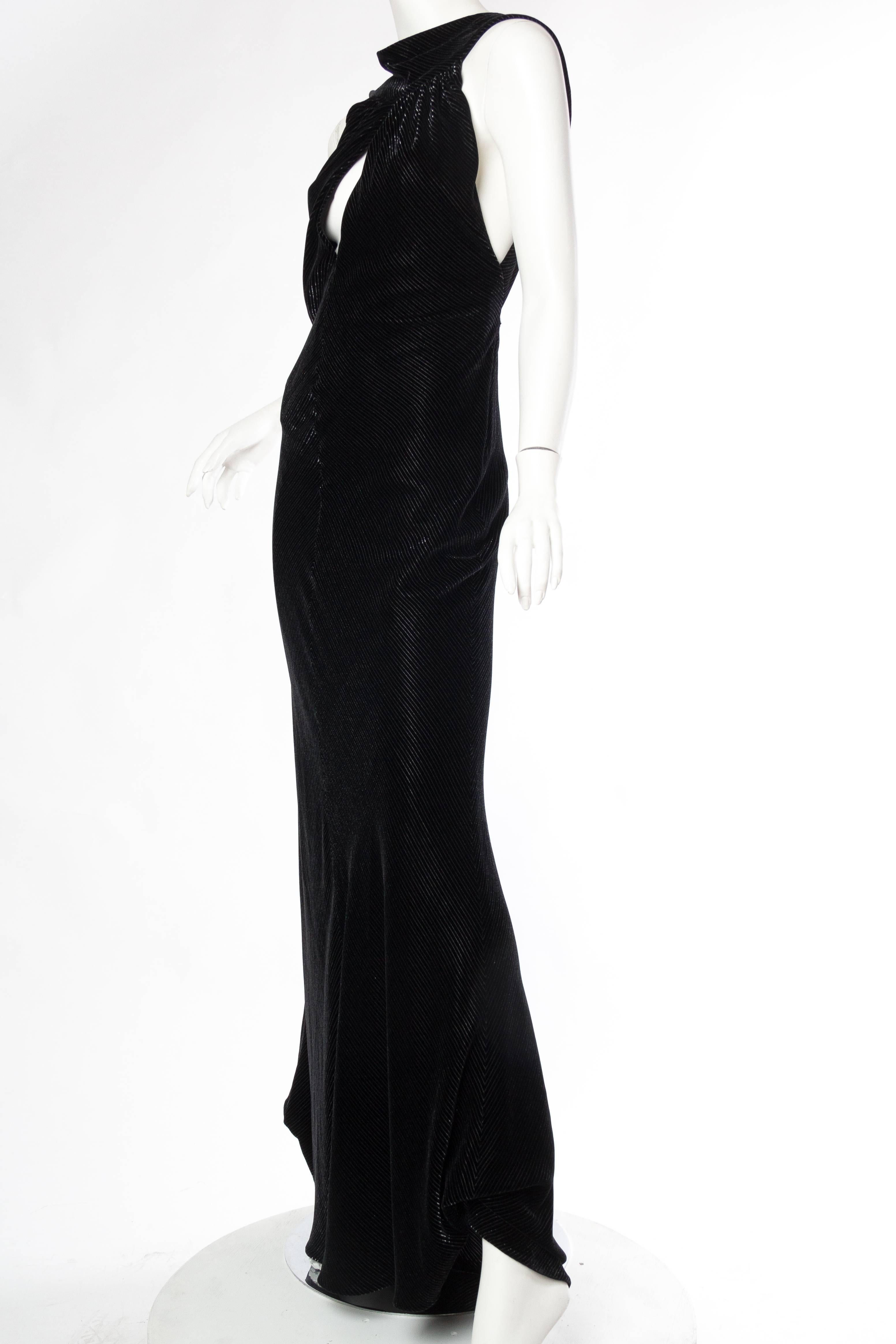 1990s Naeem Khan Bias Cut Backless Velvet Gown In Excellent Condition In New York, NY