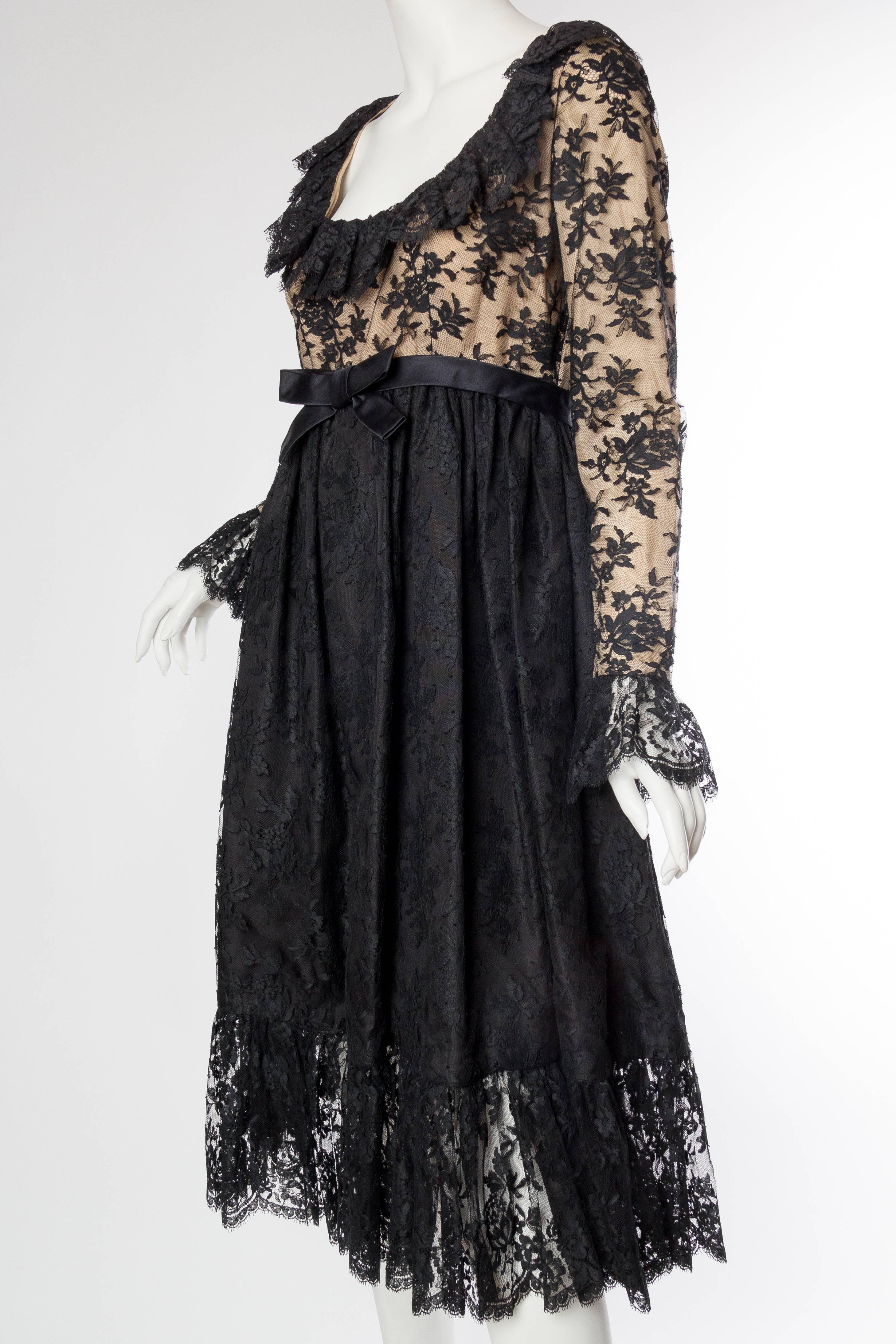Women's 1960s Empire Waist Chantilly Lace Dress