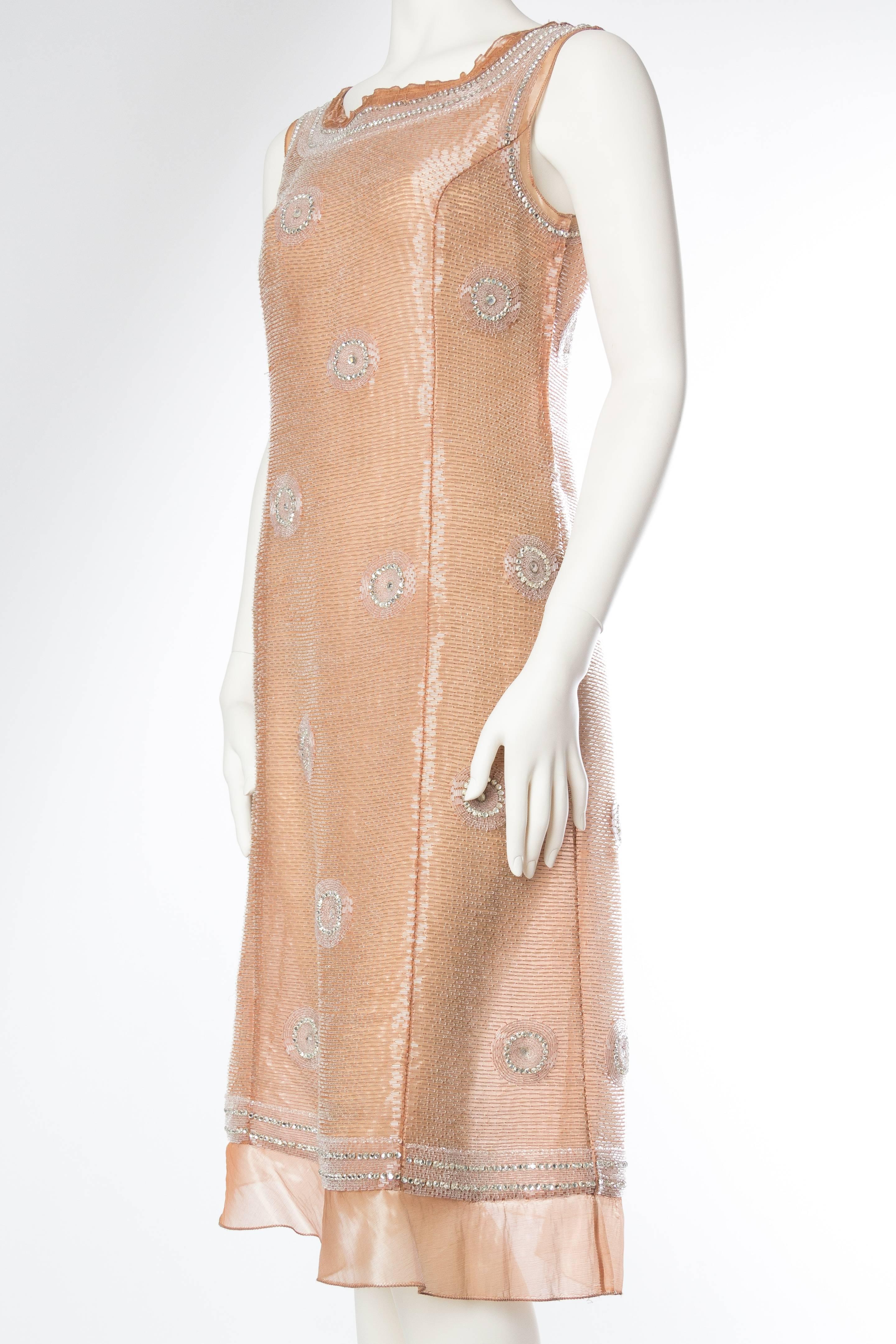 1990S ALBERTA FERRETTI Nude Silk & Lurex Organza Fully Beaded Modernist A-Line In Good Condition For Sale In New York, NY
