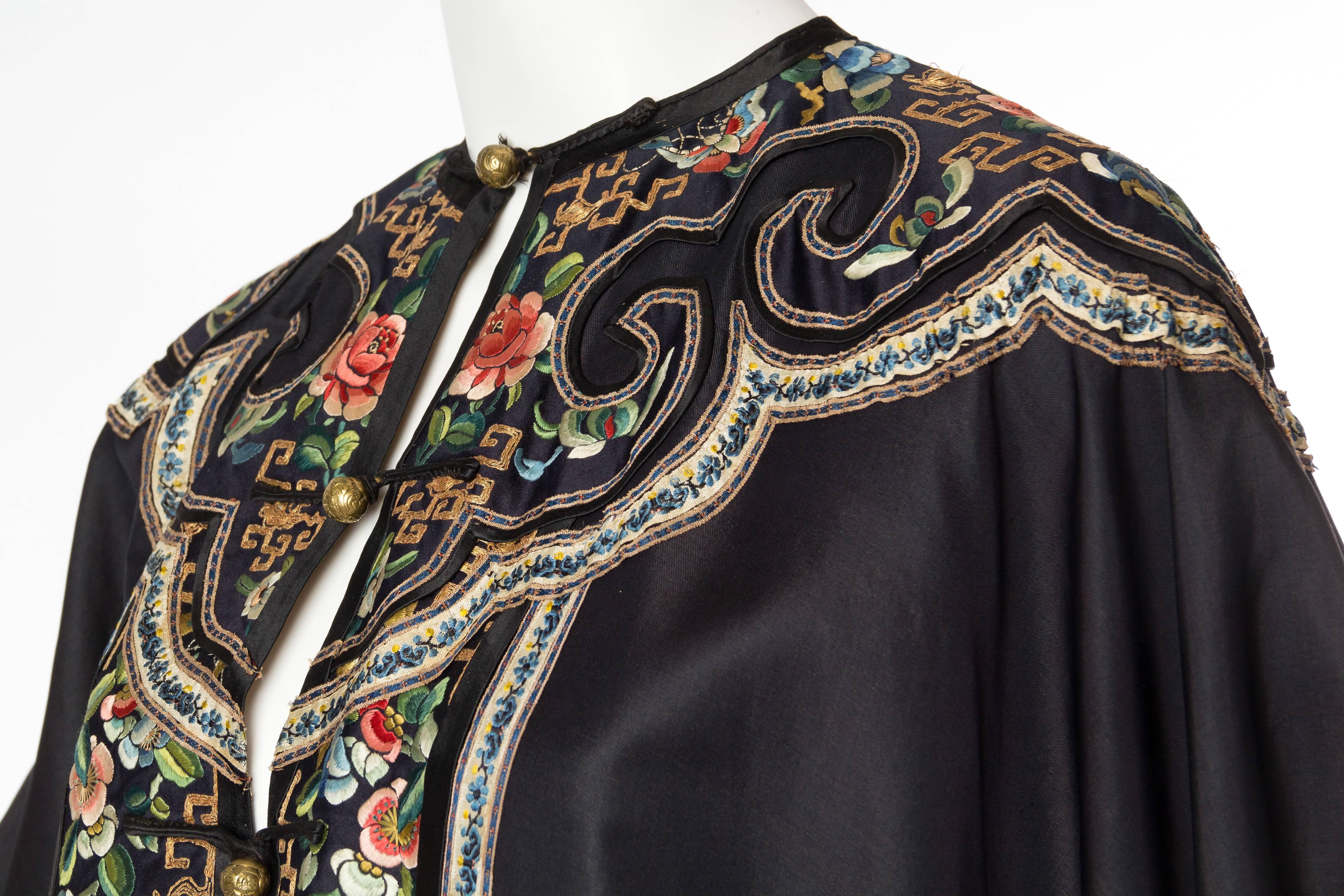 Antique Chinese Embroidered Jacket In Excellent Condition In New York, NY