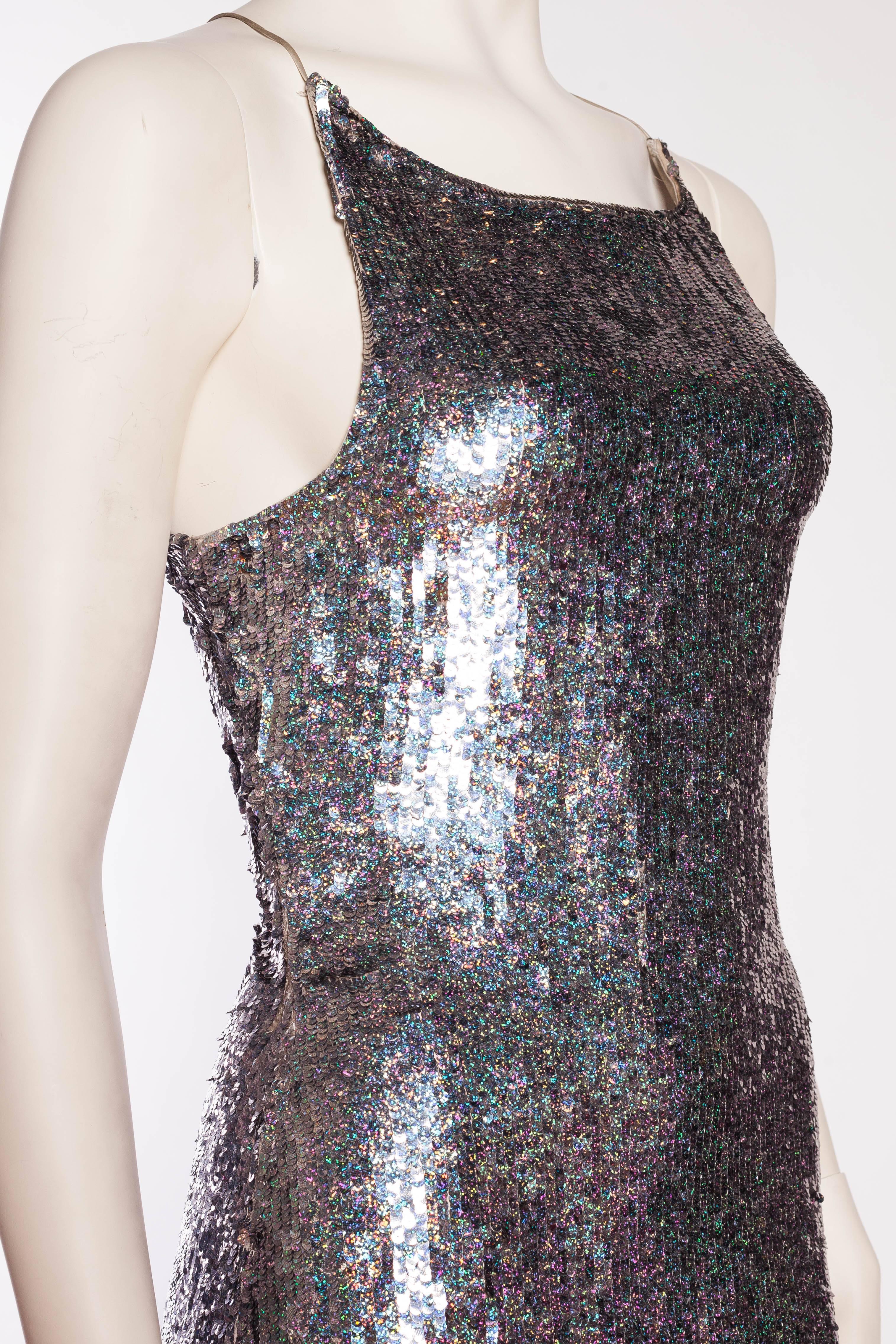 Badgley Mischka Silver sequin backless gown  In Excellent Condition In New York, NY