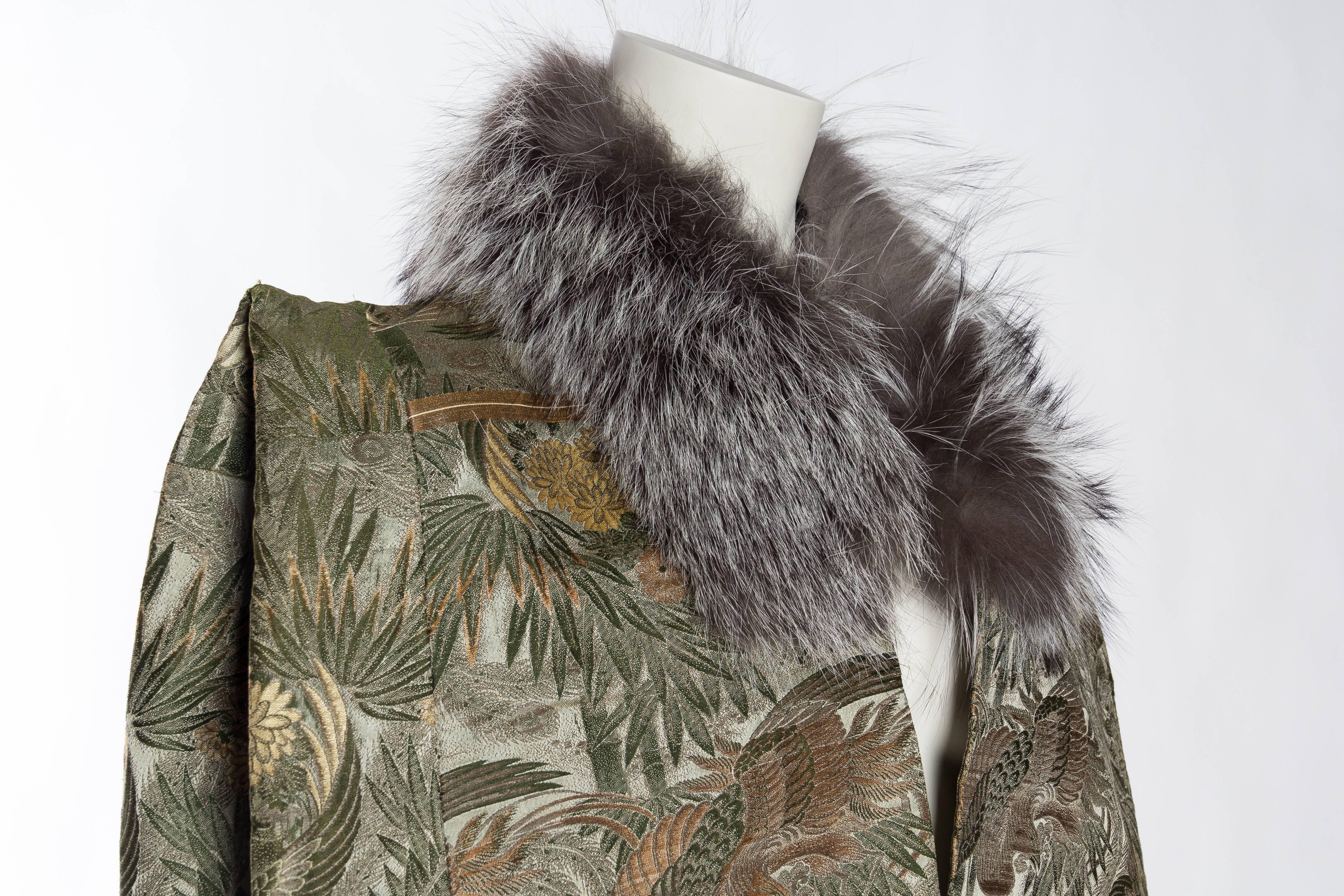 1940S Green & Gold Silk Cape Made From Antique Japanese Jacquard With Fox Fur C For Sale 1