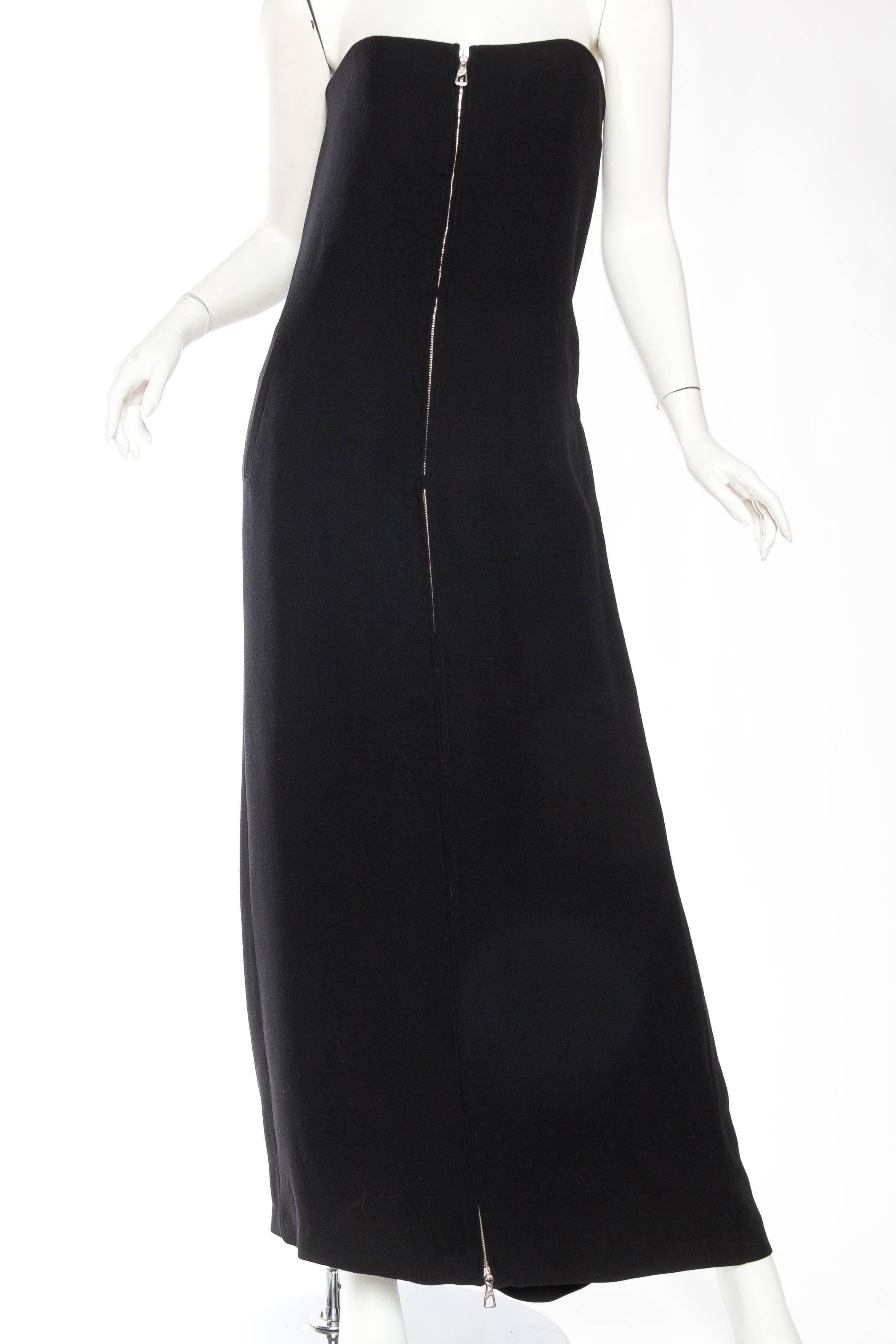 Noir Jean-Paul Gaultier - Combinaison noire à fermeture éclair centrale qui se transforme en robe, années 2000 en vente