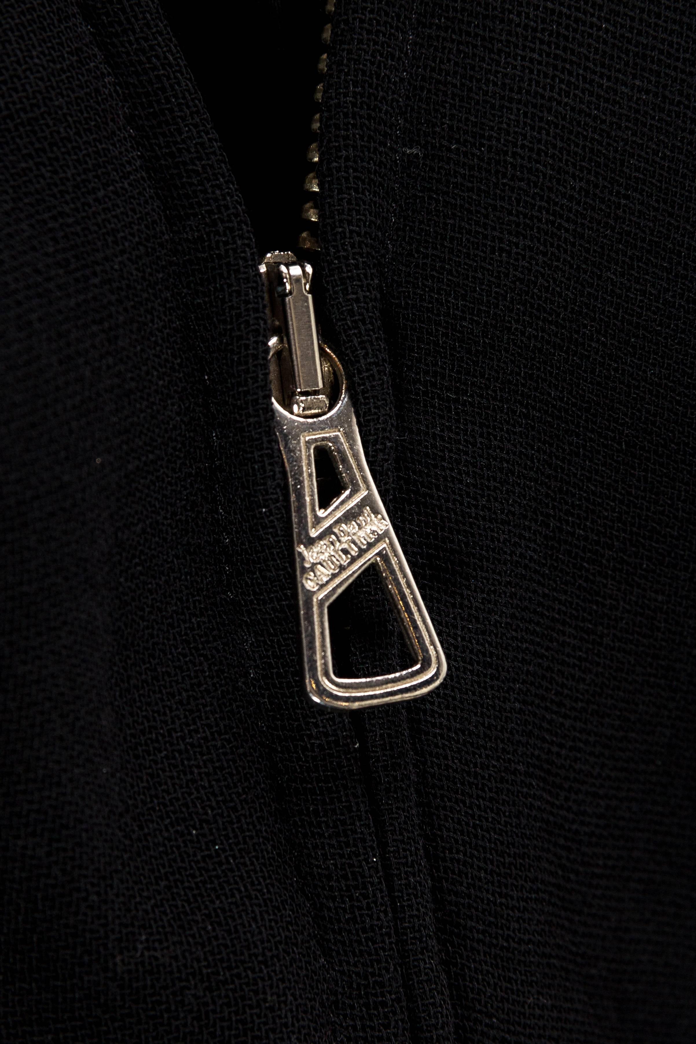 Jean-Paul Gaultier - Combinaison noire à fermeture éclair centrale qui se transforme en robe, années 2000 en vente 4