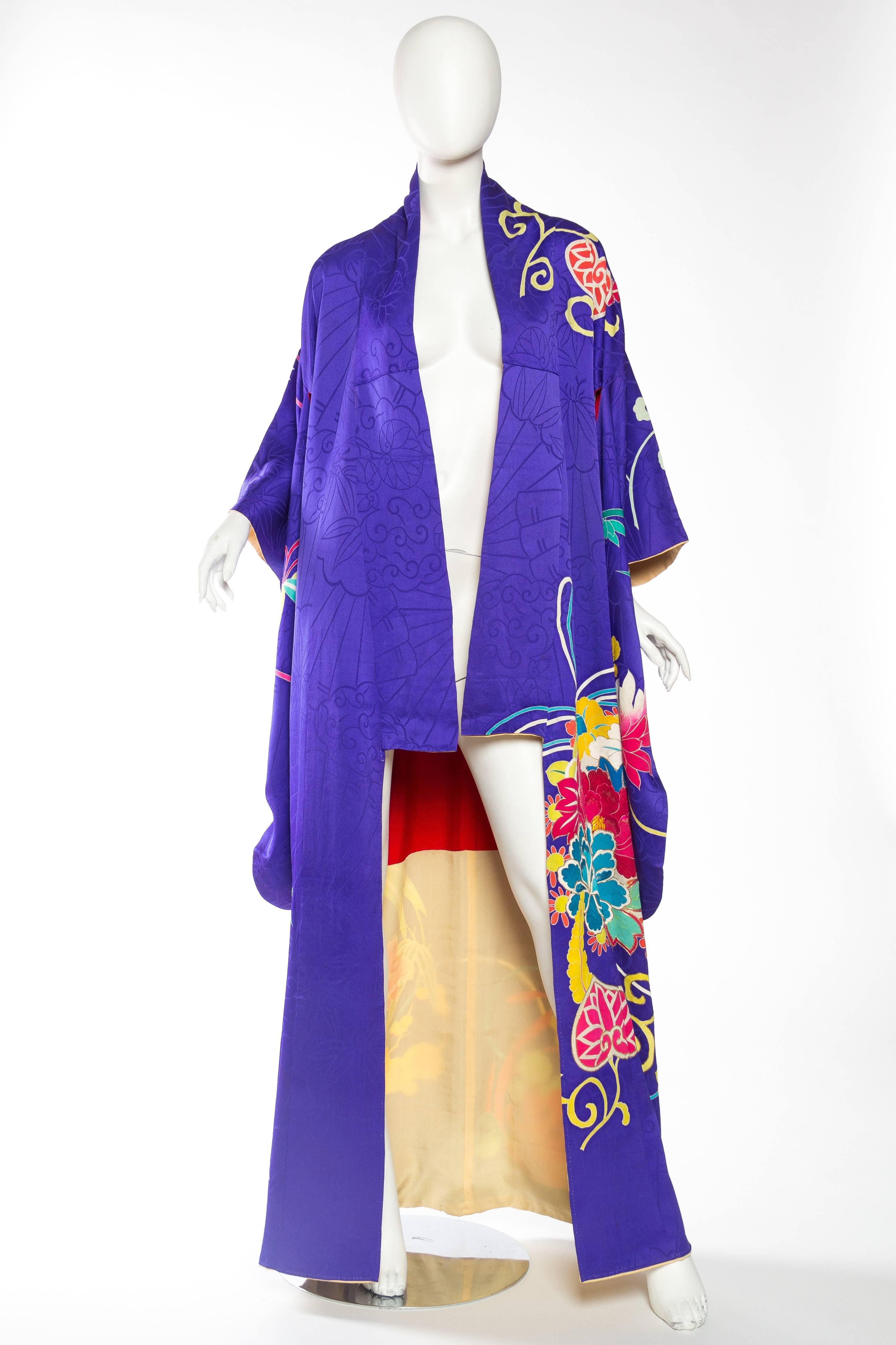 Beautiful Hand-painted and Embroidered Japanese Kimono In Excellent Condition In New York, NY