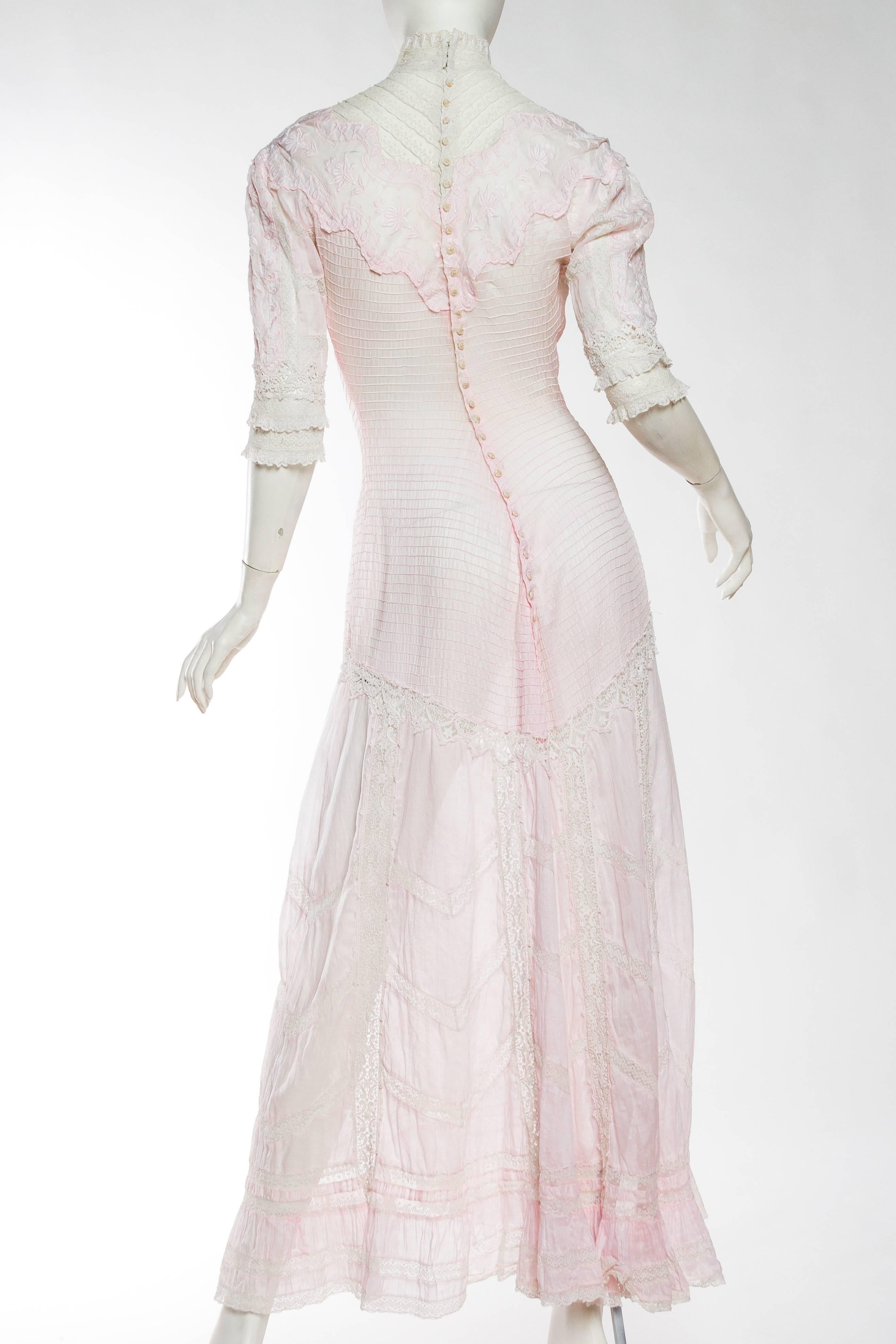 Gray Beautiful and Very Rare Swan Neck Victorian Tea Dress