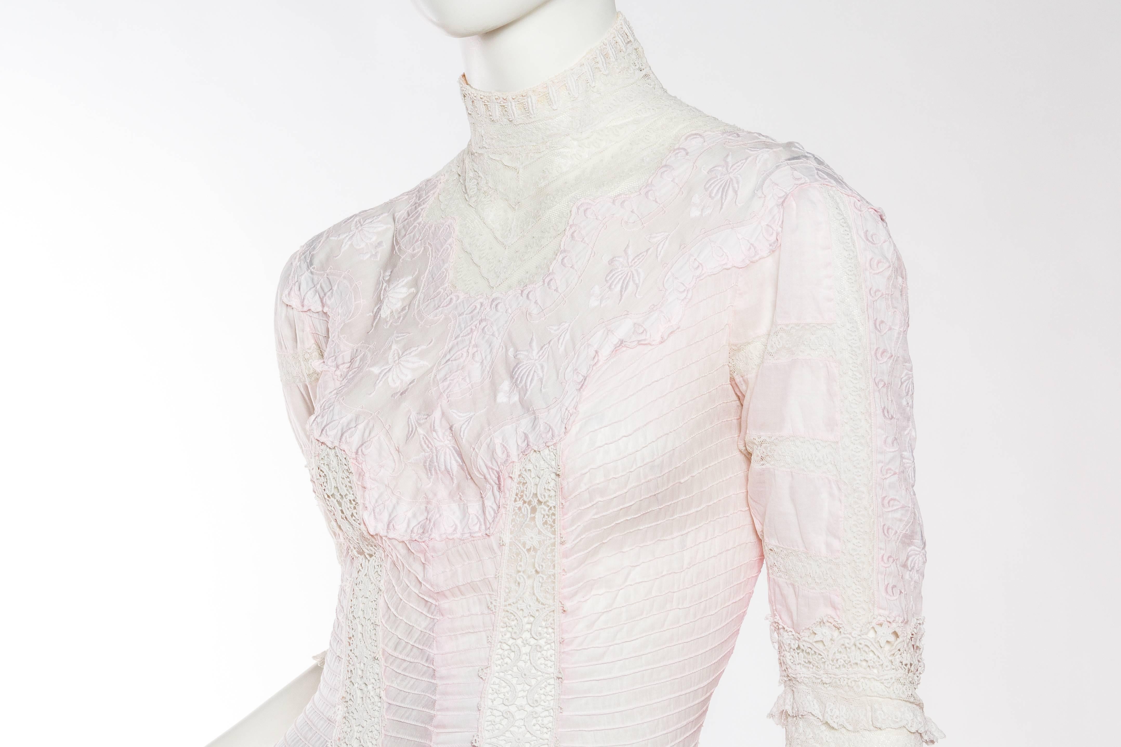 Beautiful and Very Rare Swan Neck Victorian Tea Dress In Excellent Condition In New York, NY