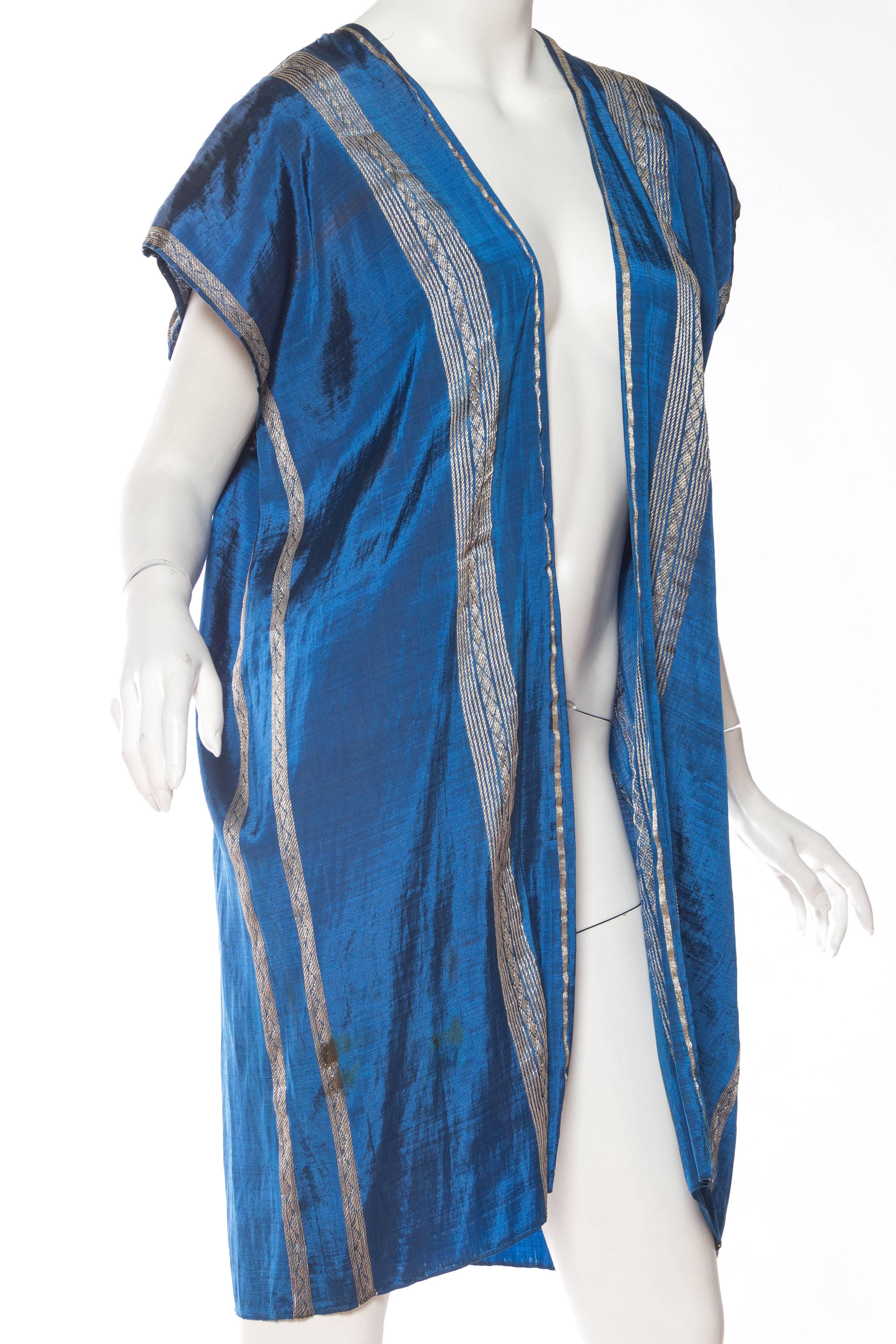 Femenino o masculino 1930S Chaleco Kaftán Tejido a Mano Azul Mezcla De Rayón Con Hilos De Plata Verdadera en venta