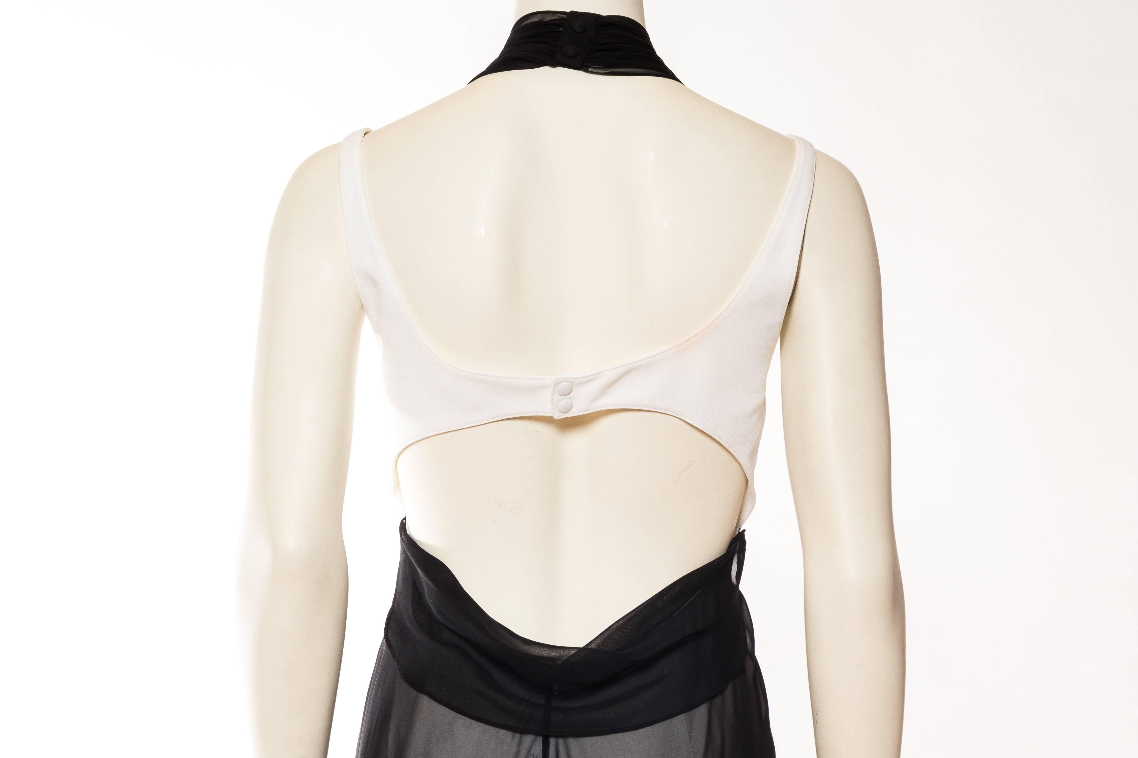 1980S THIERRY MUGLER COUTURE White Silk Blend Crepe Backless Gown With Black Ch In Excellent Condition In New York, NY