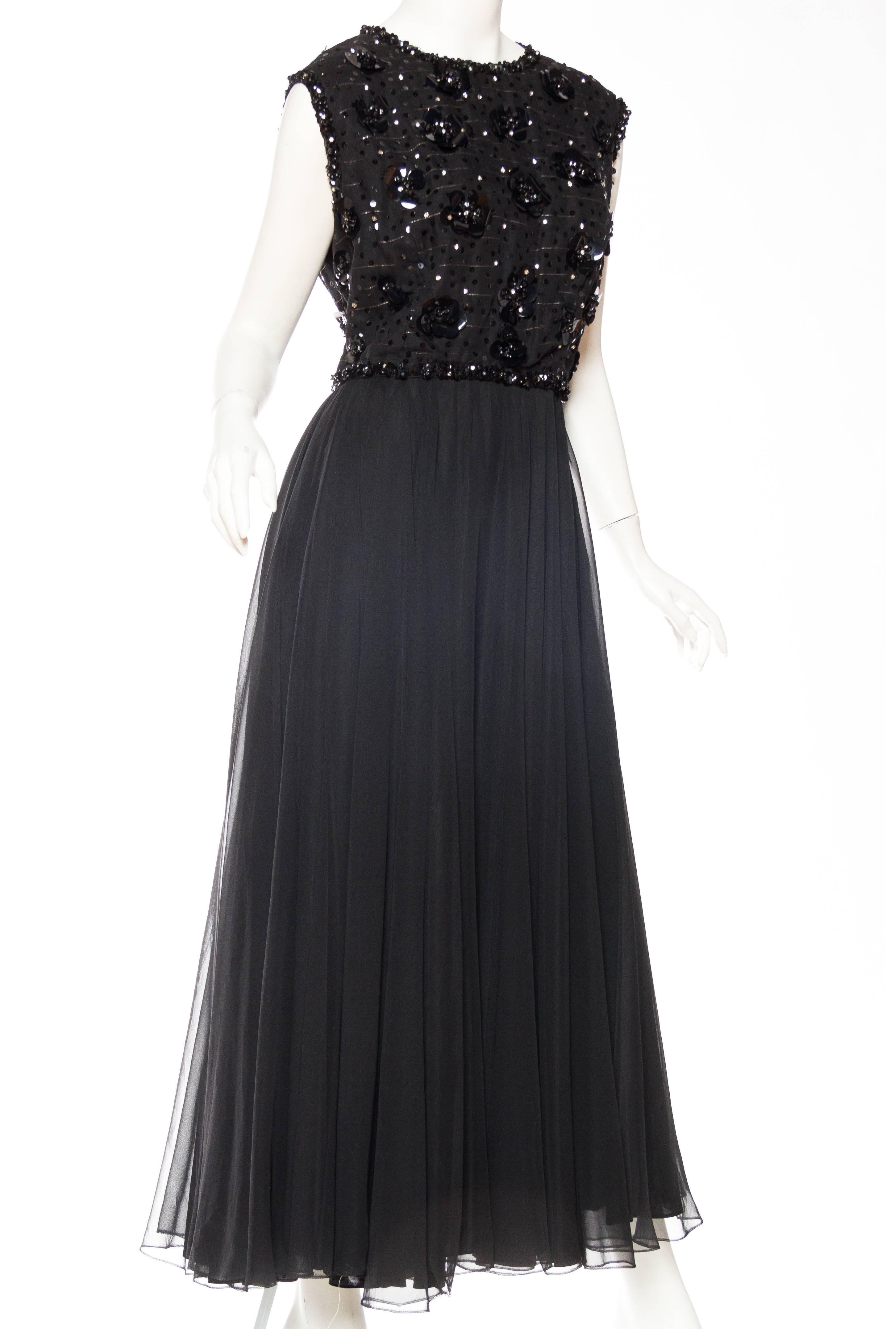 1960S RUTH MCCULLOCH Vestido negro de gasa de poliéster con cuentas de cristal en Bueno estado para la venta en New York, NY