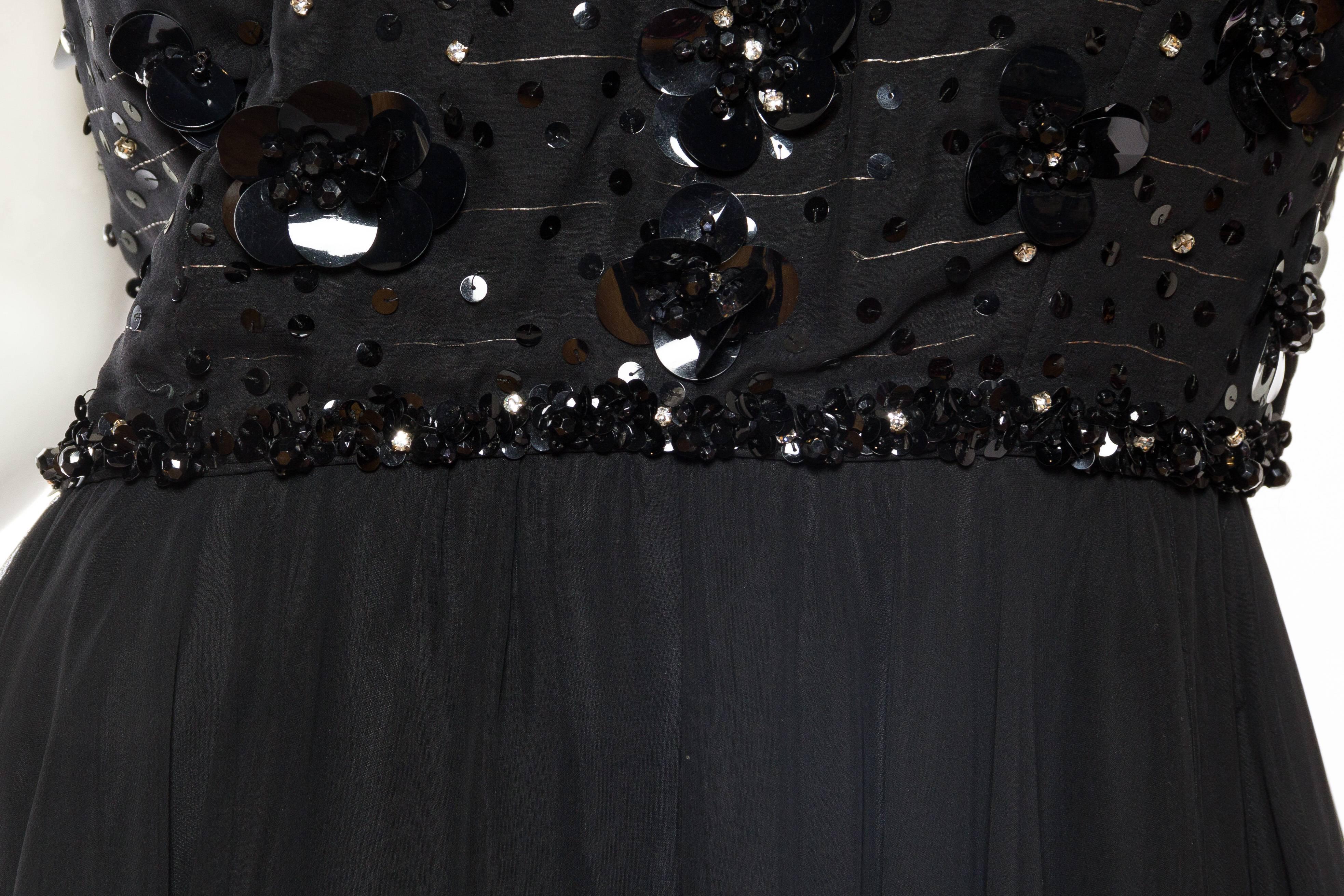 1960S RUTH MCCULLOCH Vestido negro de gasa de poliéster con cuentas de cristal en venta 2