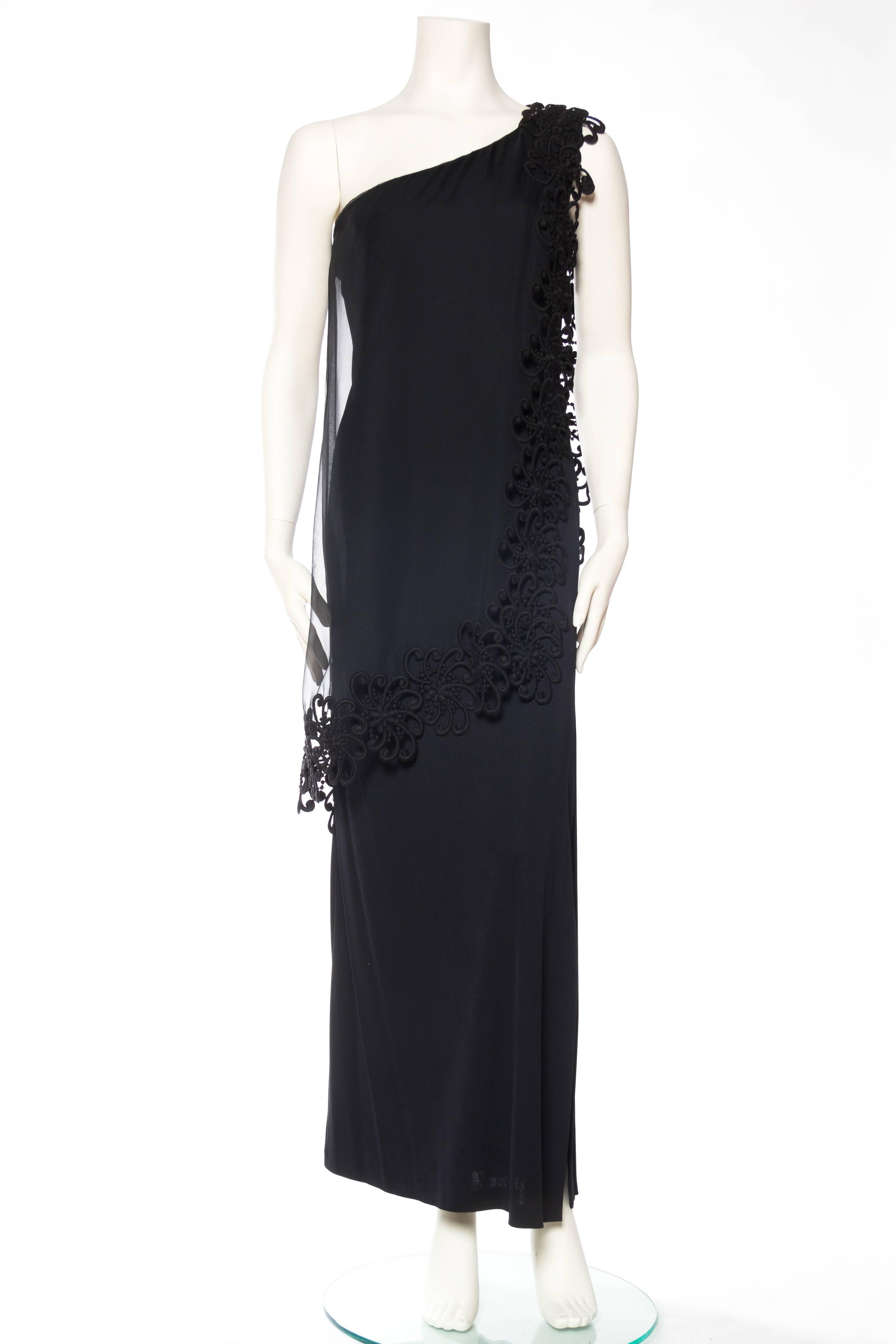 1960s Mod Lace Trimmed Gown with Sheer Chiffon Overlay In Excellent Condition In New York, NY