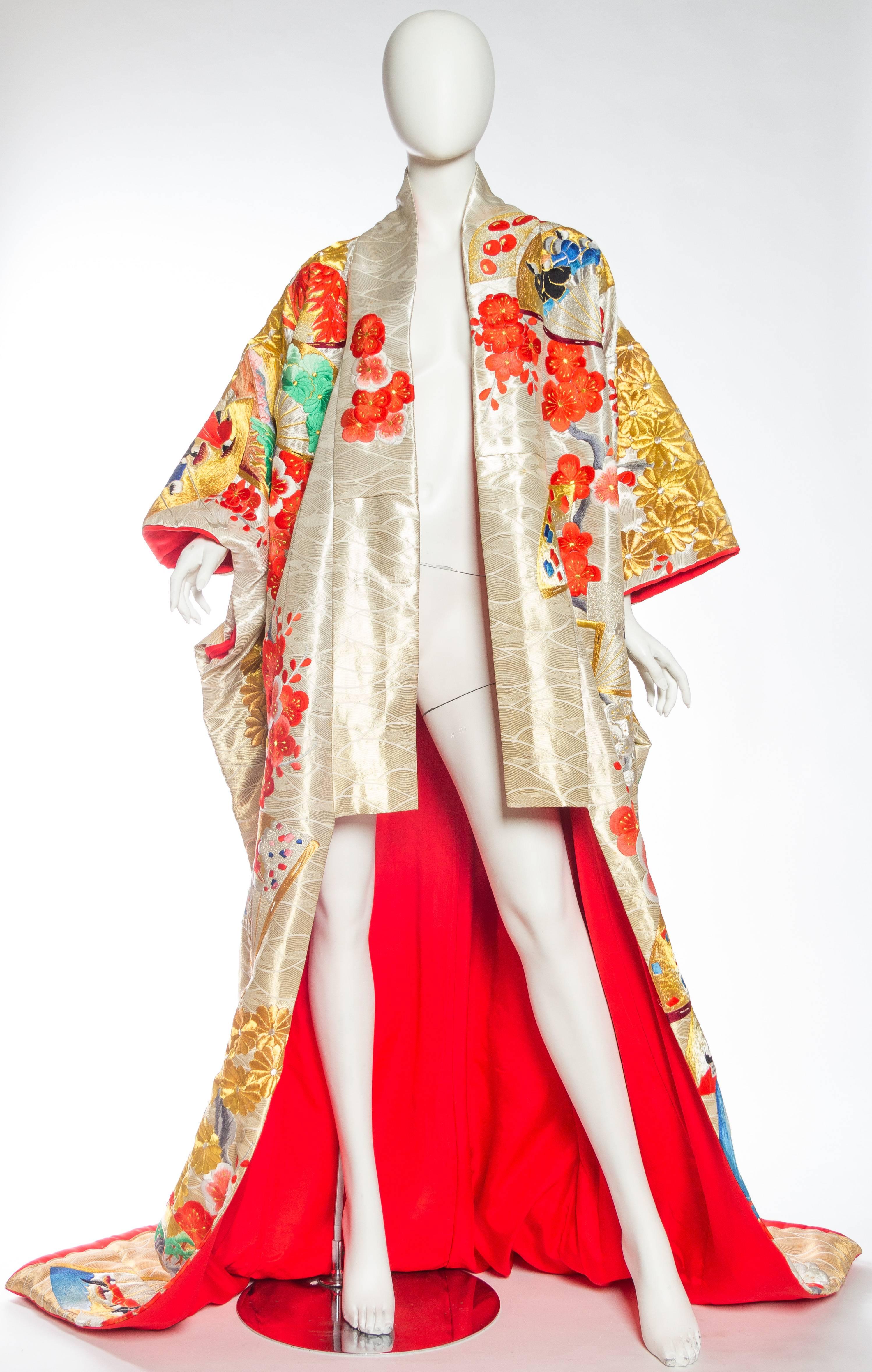 Beige Japanese Kimono Embroidered with Dancing Figures and Fans