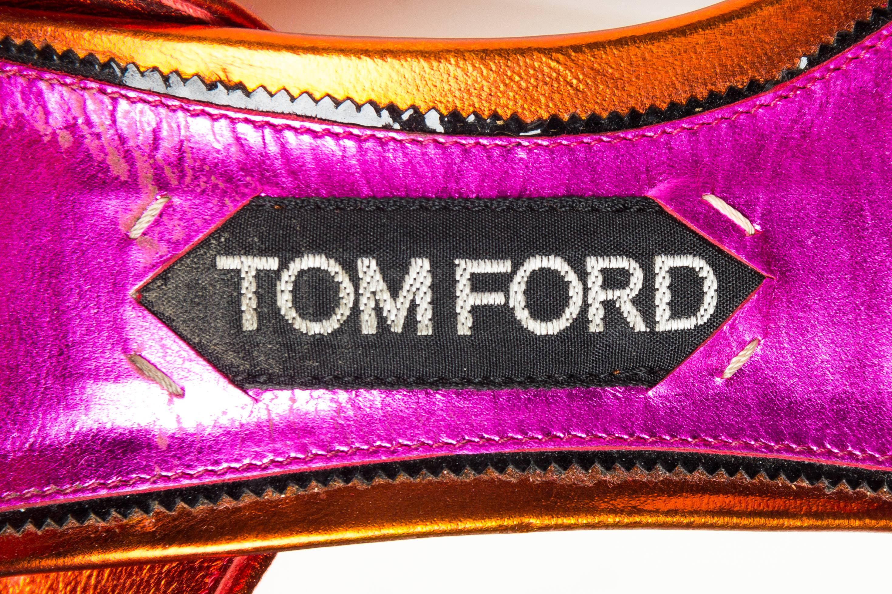 Tom Ford Metallic and Velvet Peep-Toe Pumps size 40 In Excellent Condition In New York, NY