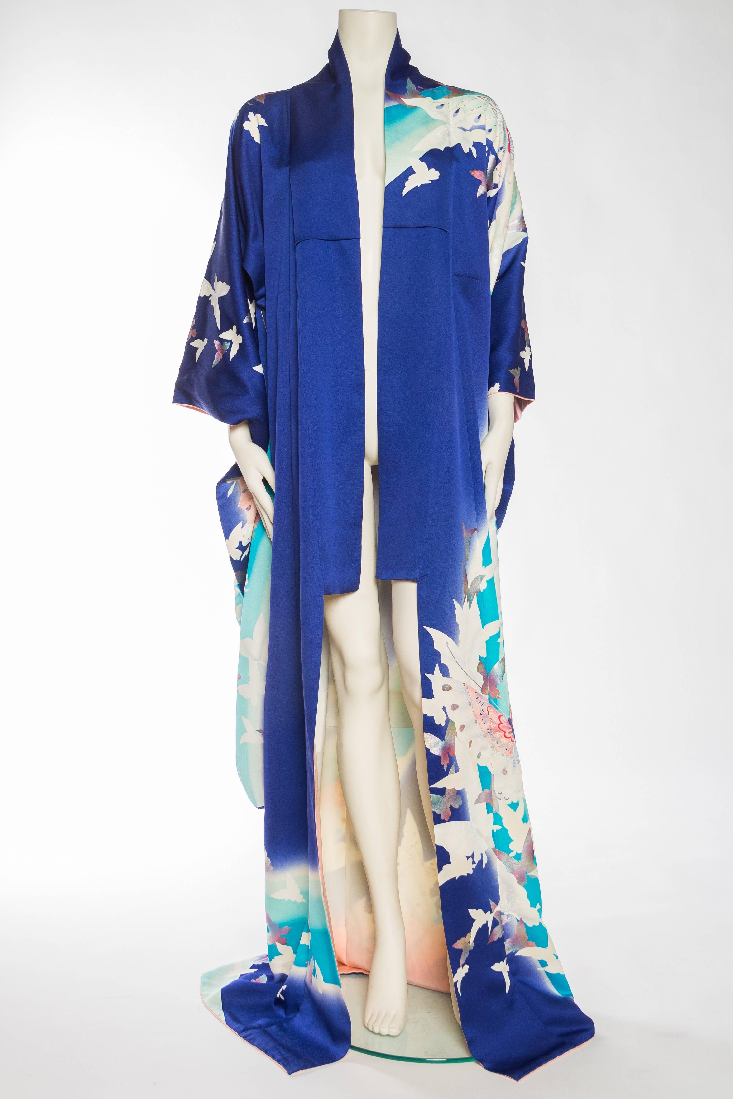 1940S Blue Teal Silk Kimono With Butterfly Print In Excellent Condition For Sale In New York, NY