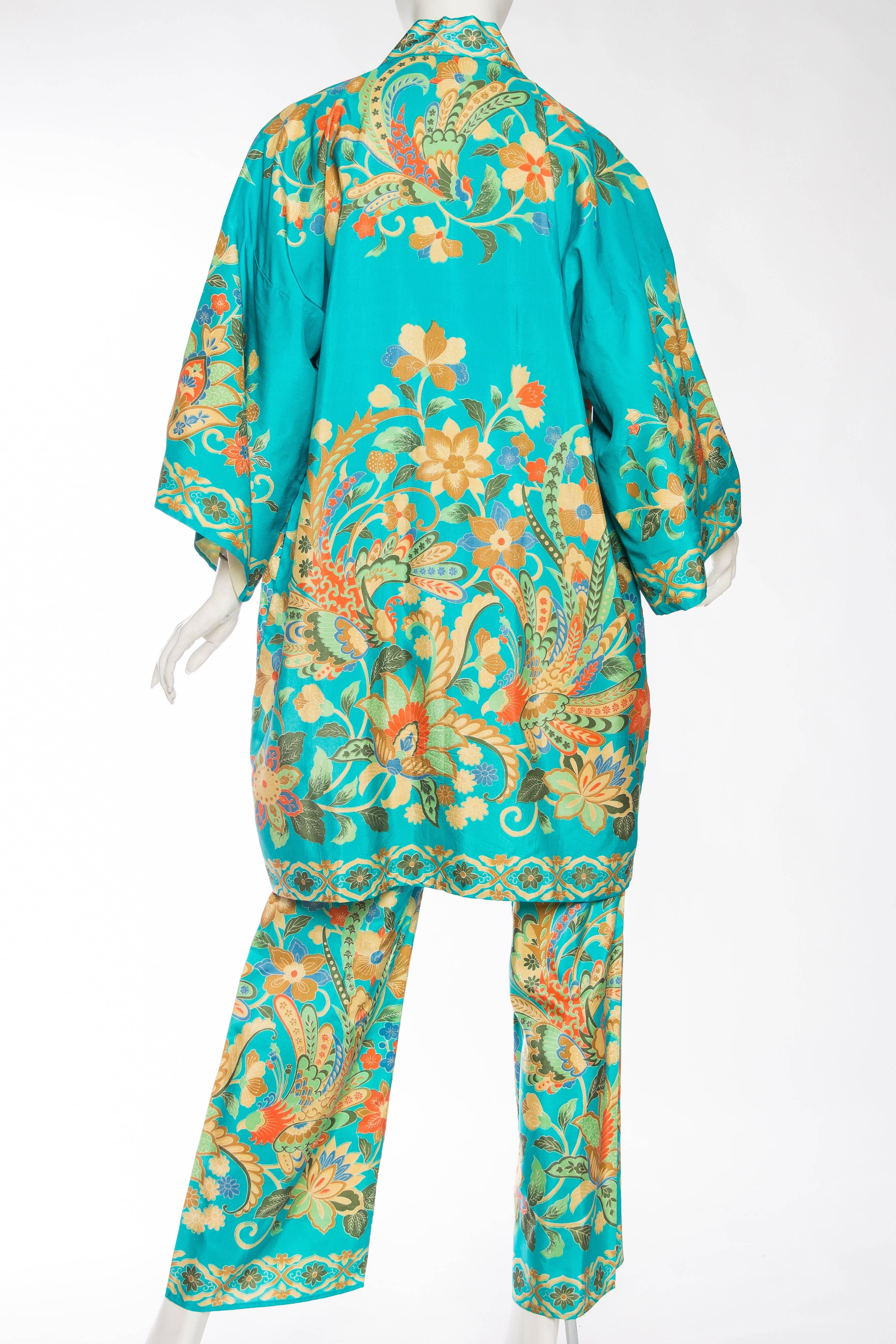 Beautiful 1960s Chinese Silk Pjamas and Kimono 1