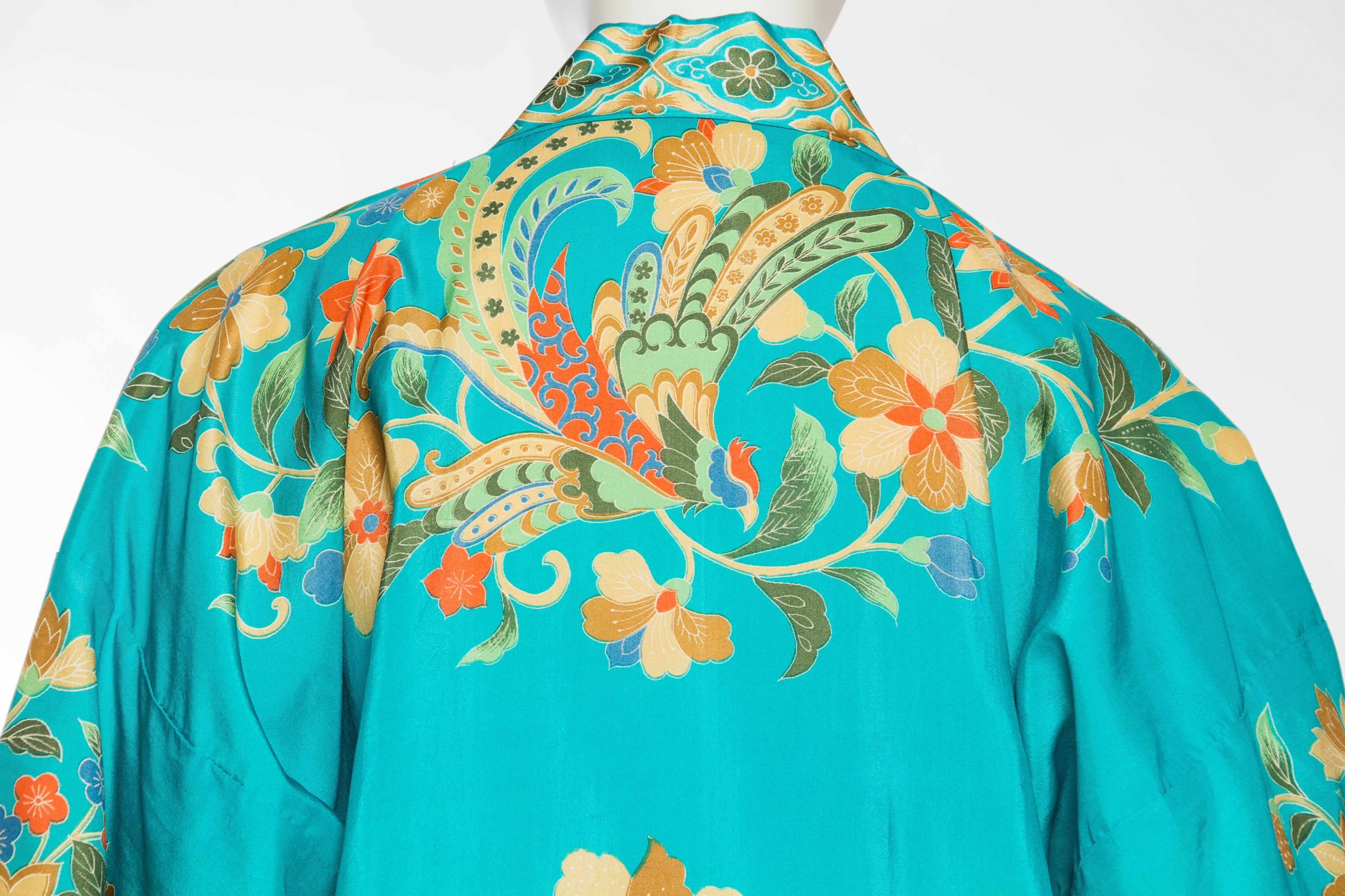 Beautiful 1960s Chinese Silk Pjamas and Kimono 3