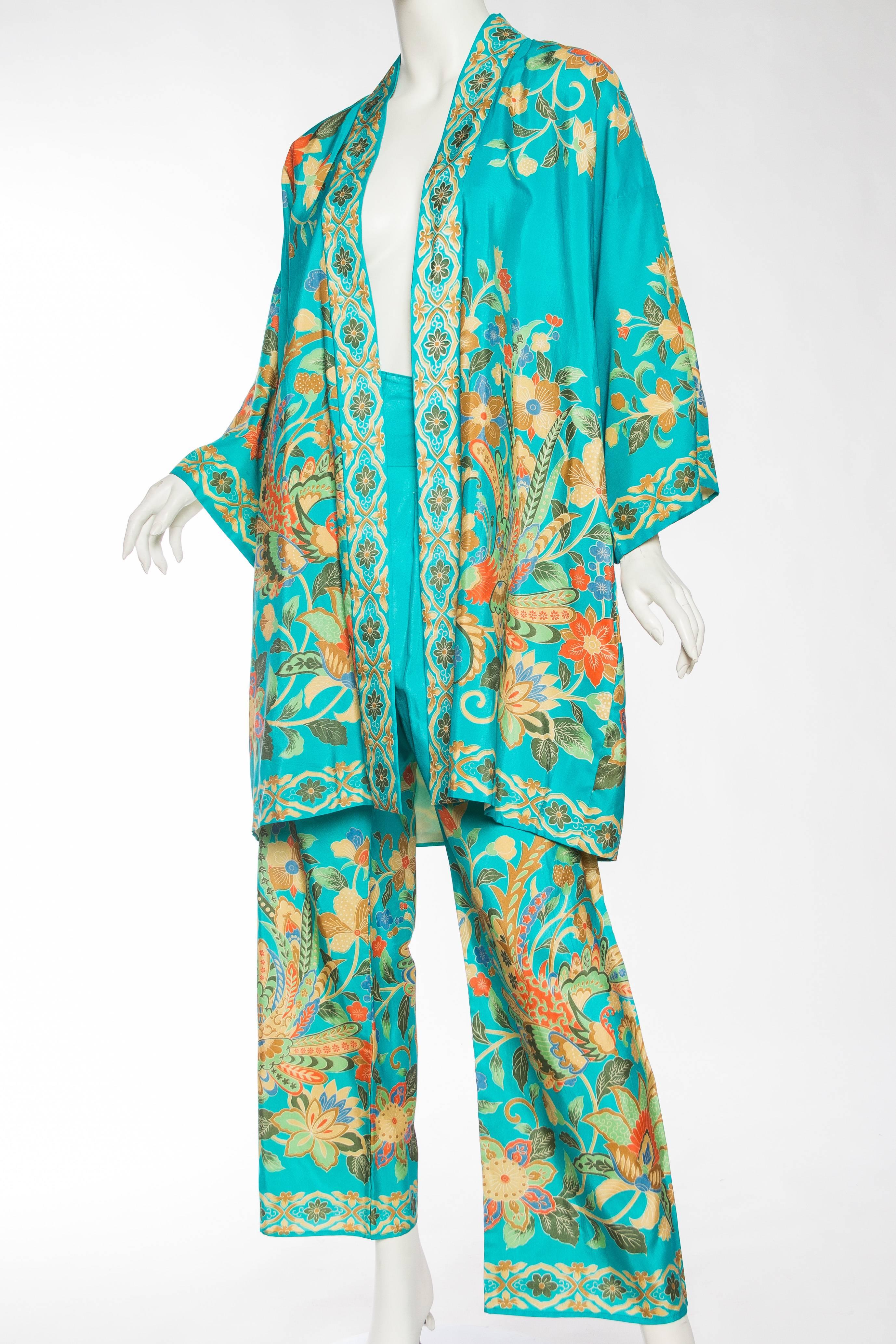 Women's Beautiful 1960s Chinese Silk Pjamas and Kimono