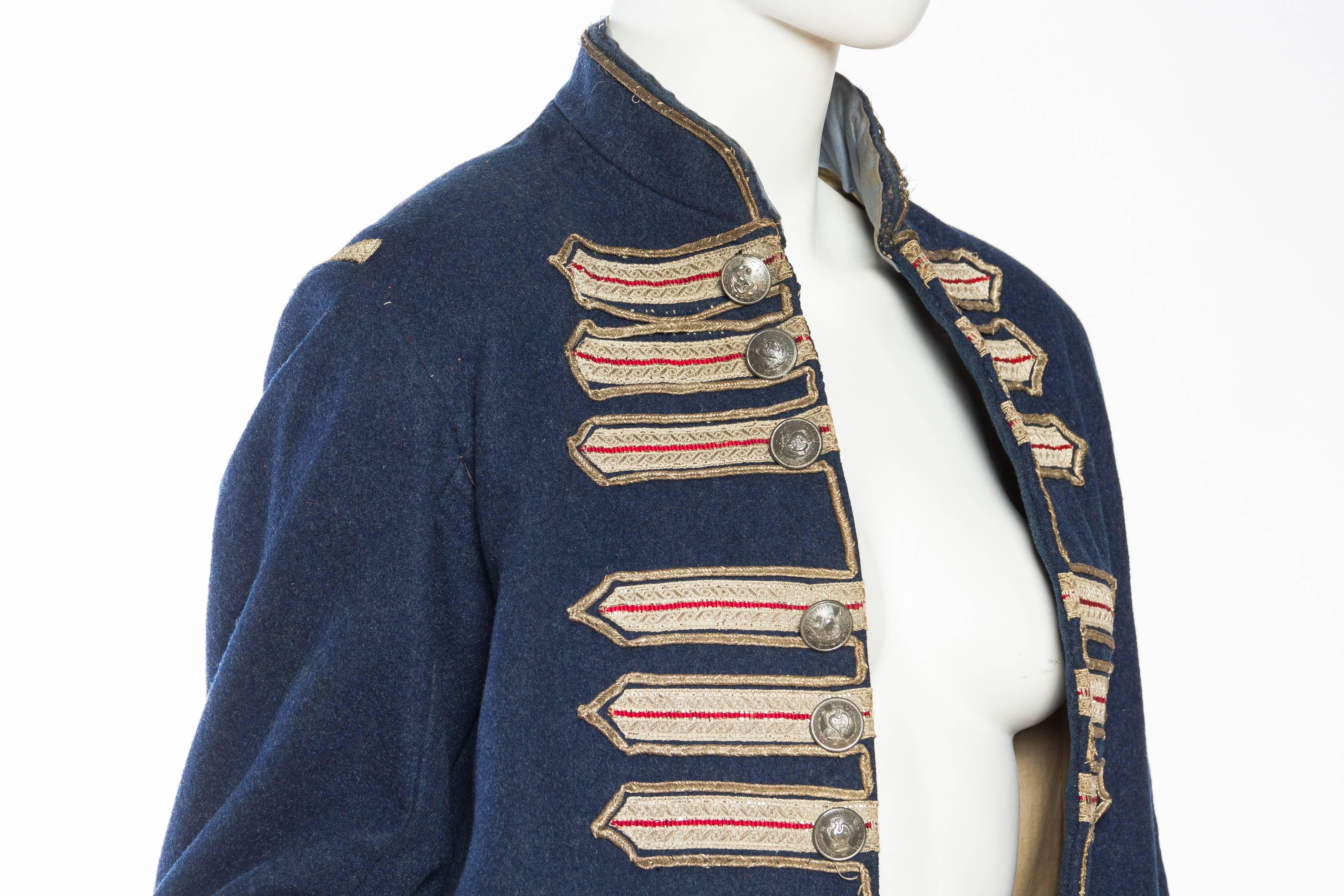 Victorian Blue & Red Wool Men's Antique French Guarde Nationale Frock Coat With In Excellent Condition For Sale In New York, NY