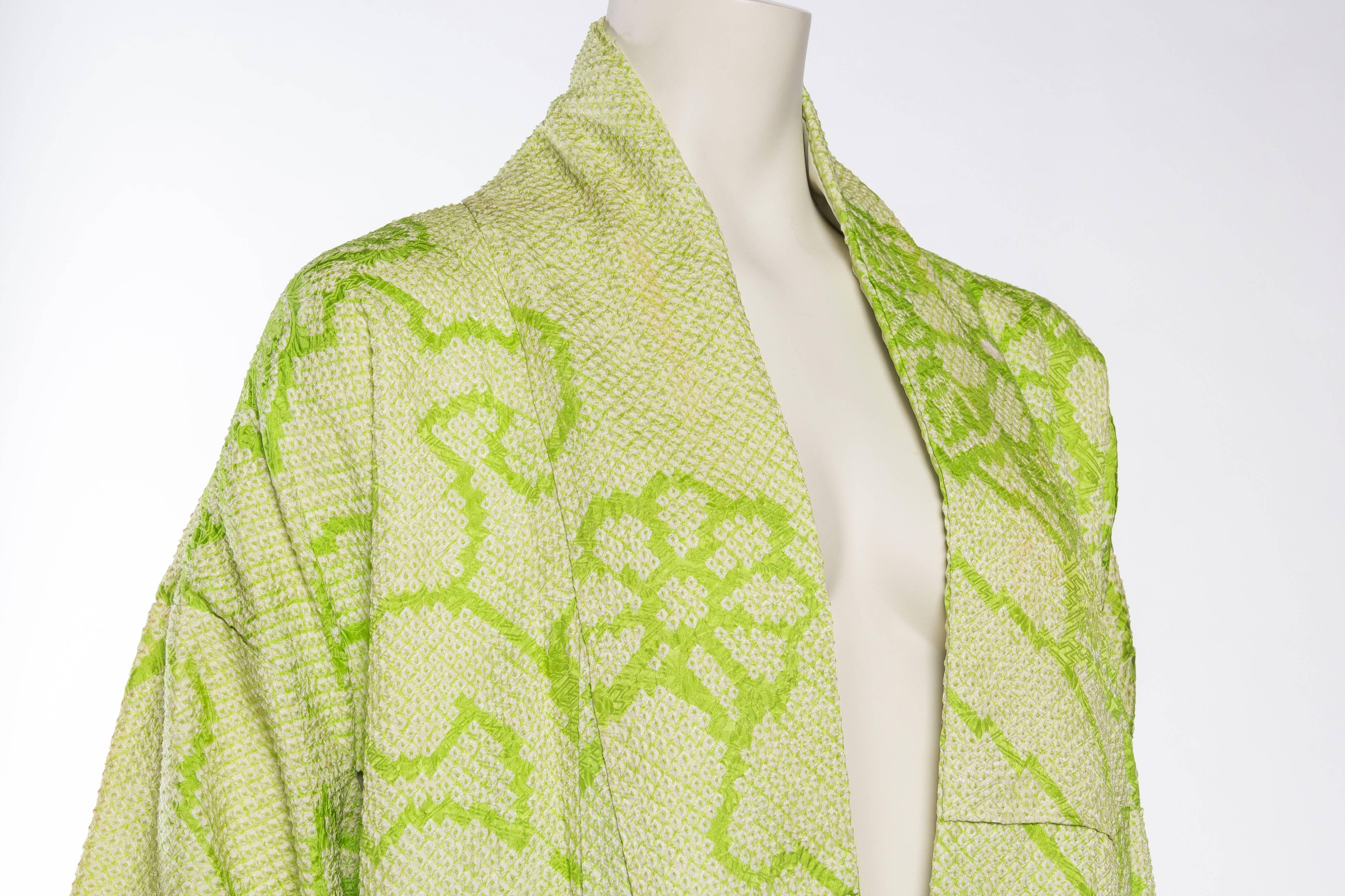 Women's 1960S Lime Green Japanese Shibori Silk  Dyed With Ombre Kimono For Sale