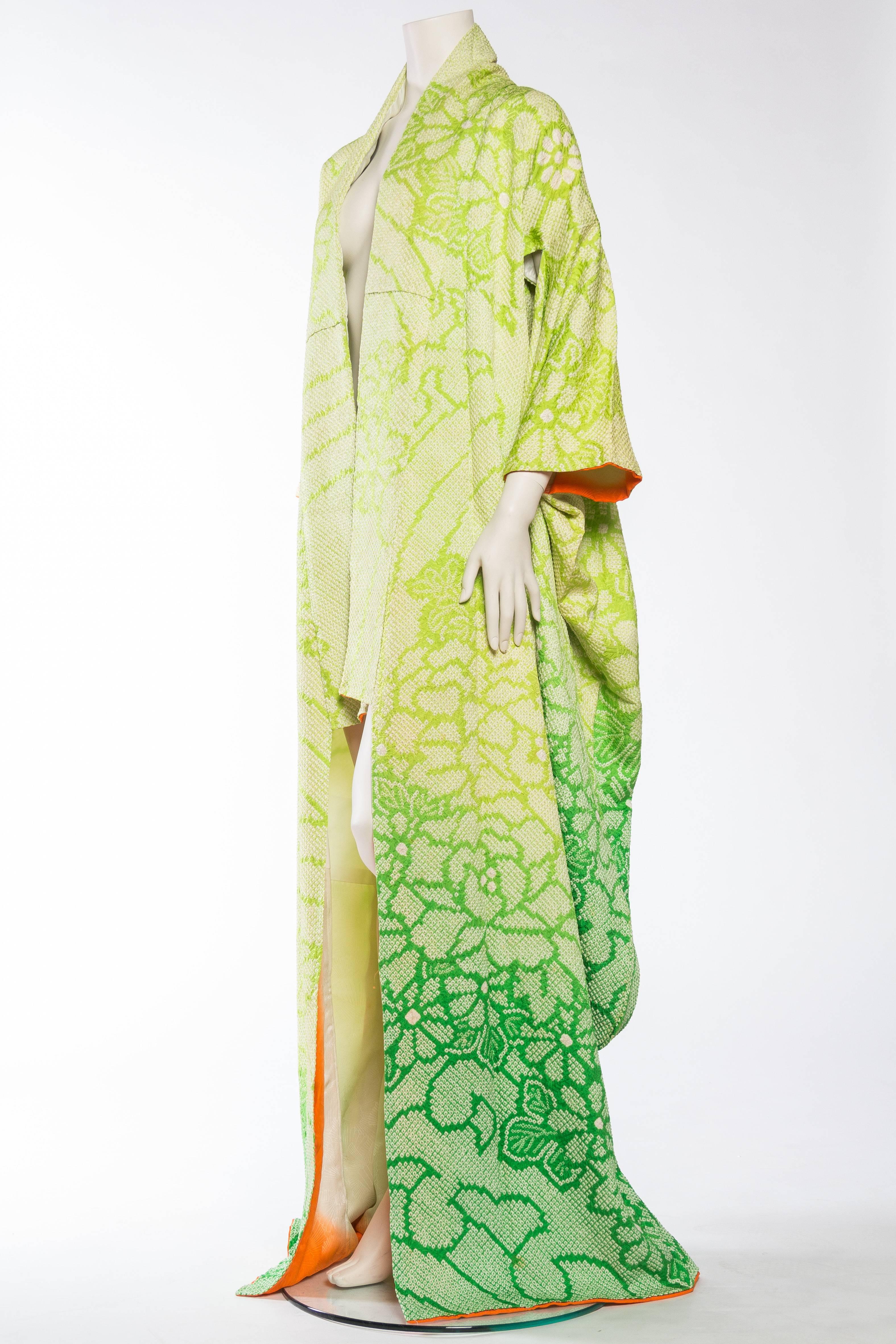 Limettengrüne japanische Shibori-Seide aus den 1960er Jahren  Gefärbter Kimono mit Ombre im Zustand „Gut“ im Angebot in New York, NY