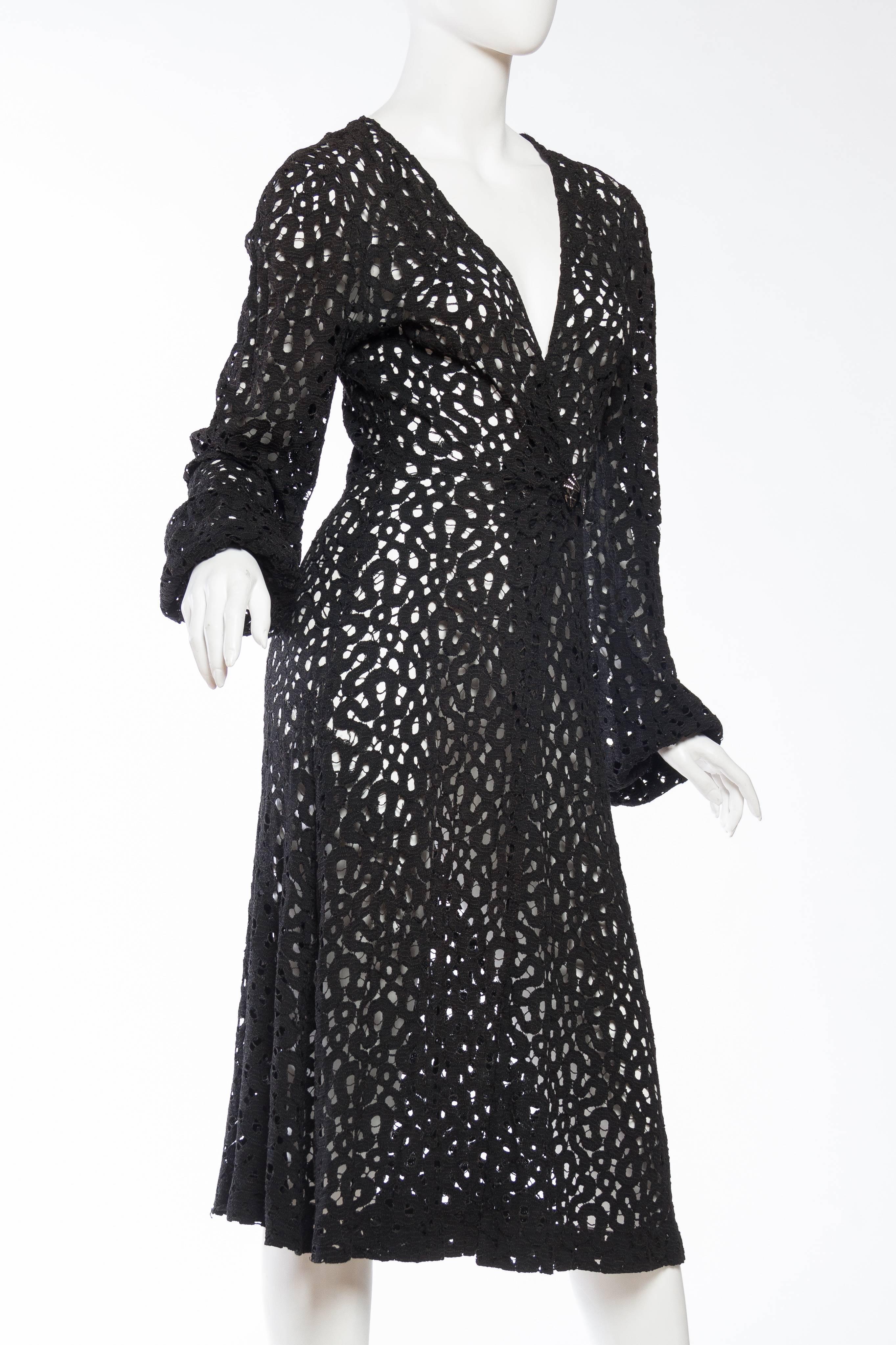 1930s Lace Dress with Art-Deco Details In Excellent Condition In New York, NY