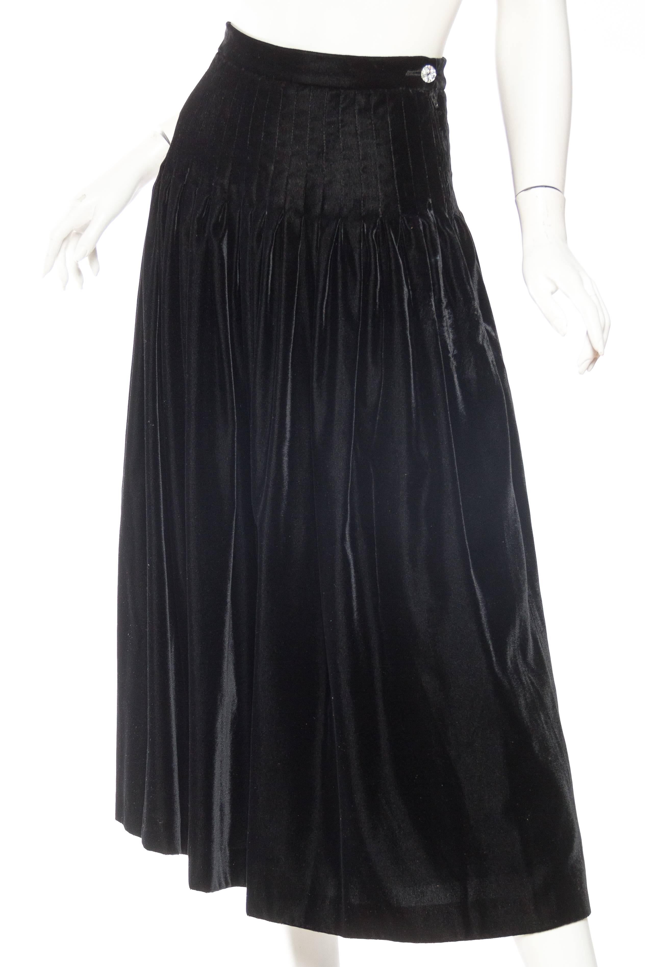 Valentino Pleated Velvet Skirt In Excellent Condition In New York, NY