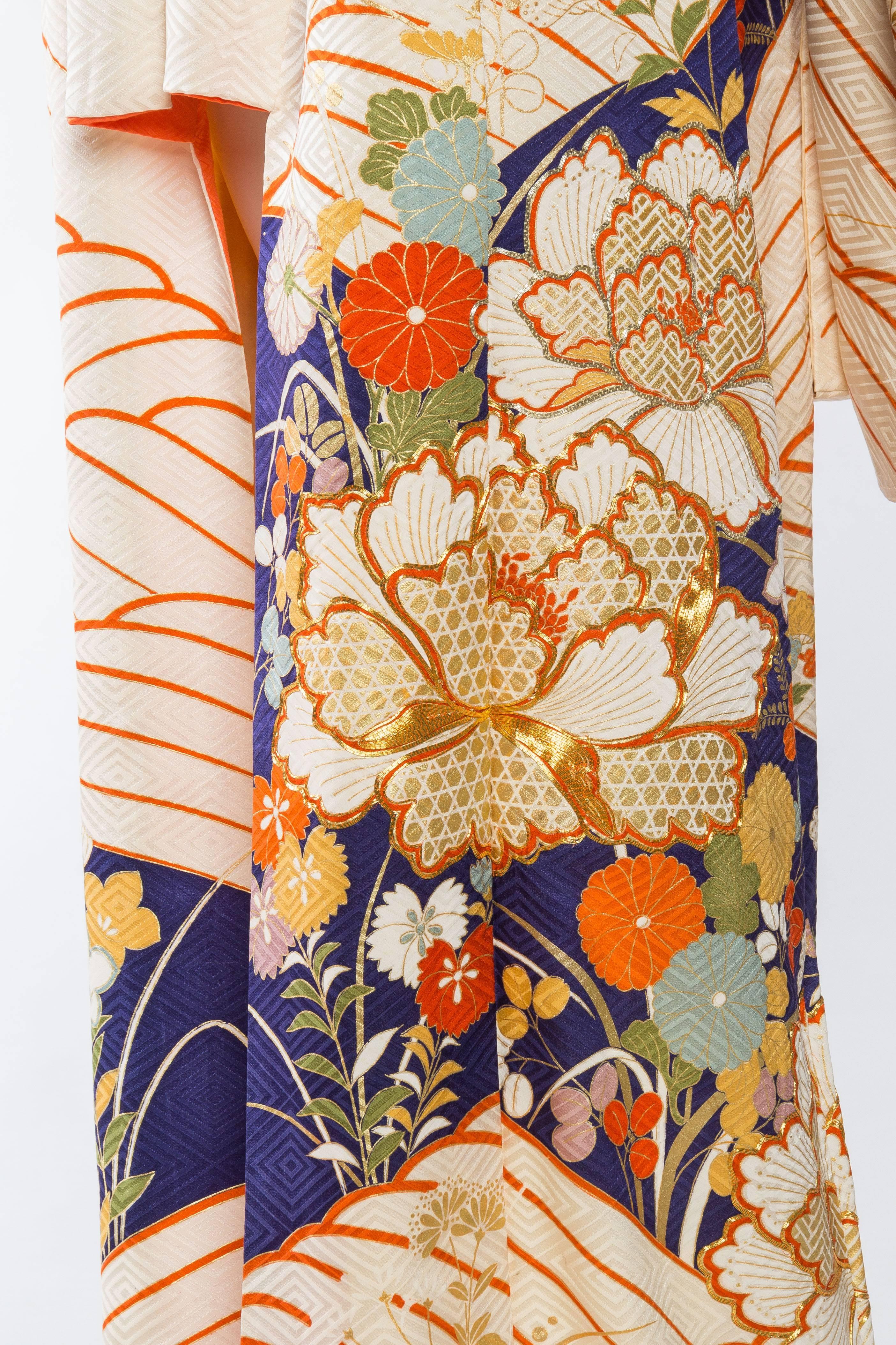 Japanese Kimono Hand Embroidered with Gold 6