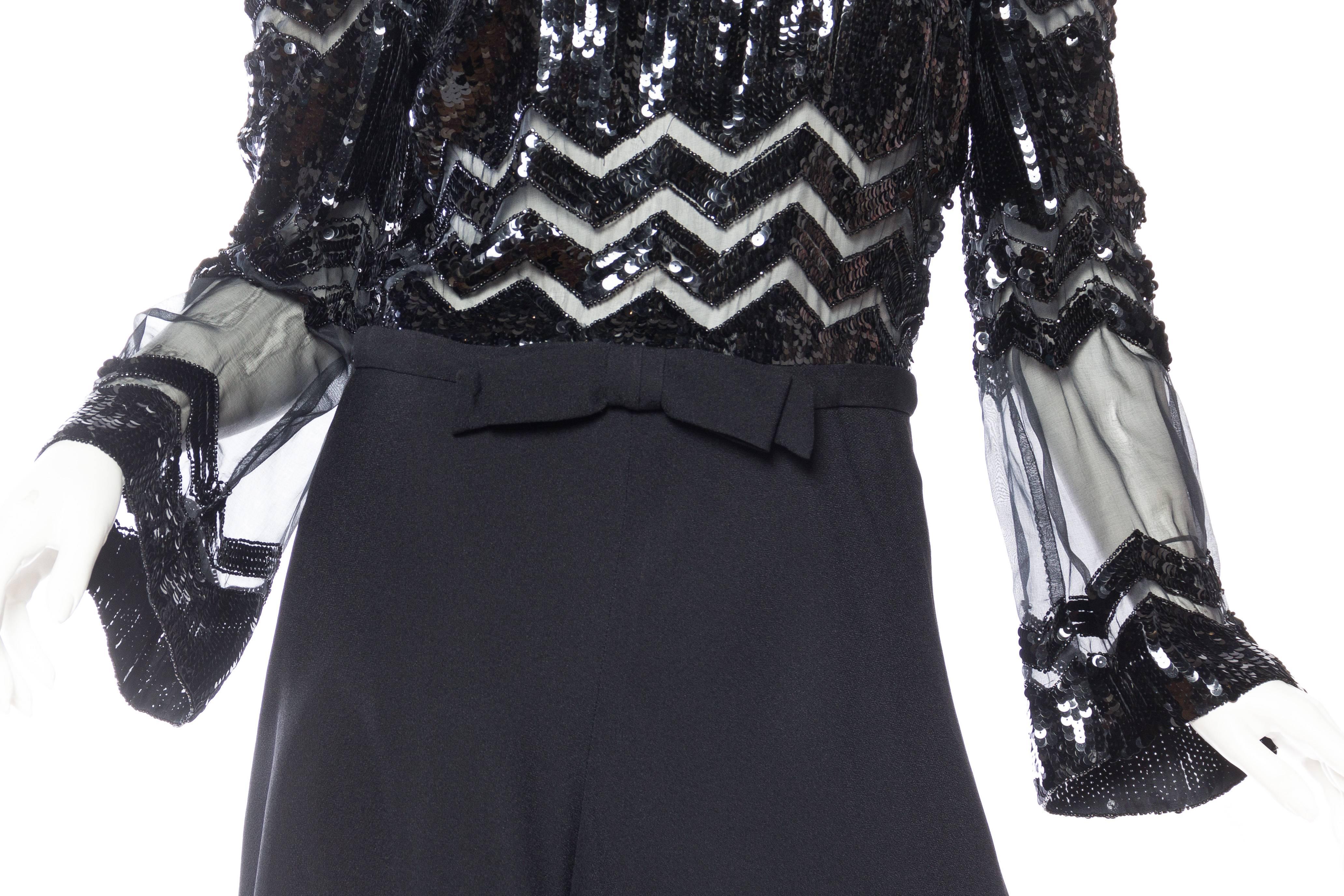 1960S  JACQUES RÉVAL Crepé de Seda Negro Hombros Fríos Organza con Cuentas Cocktail Dre en venta 2