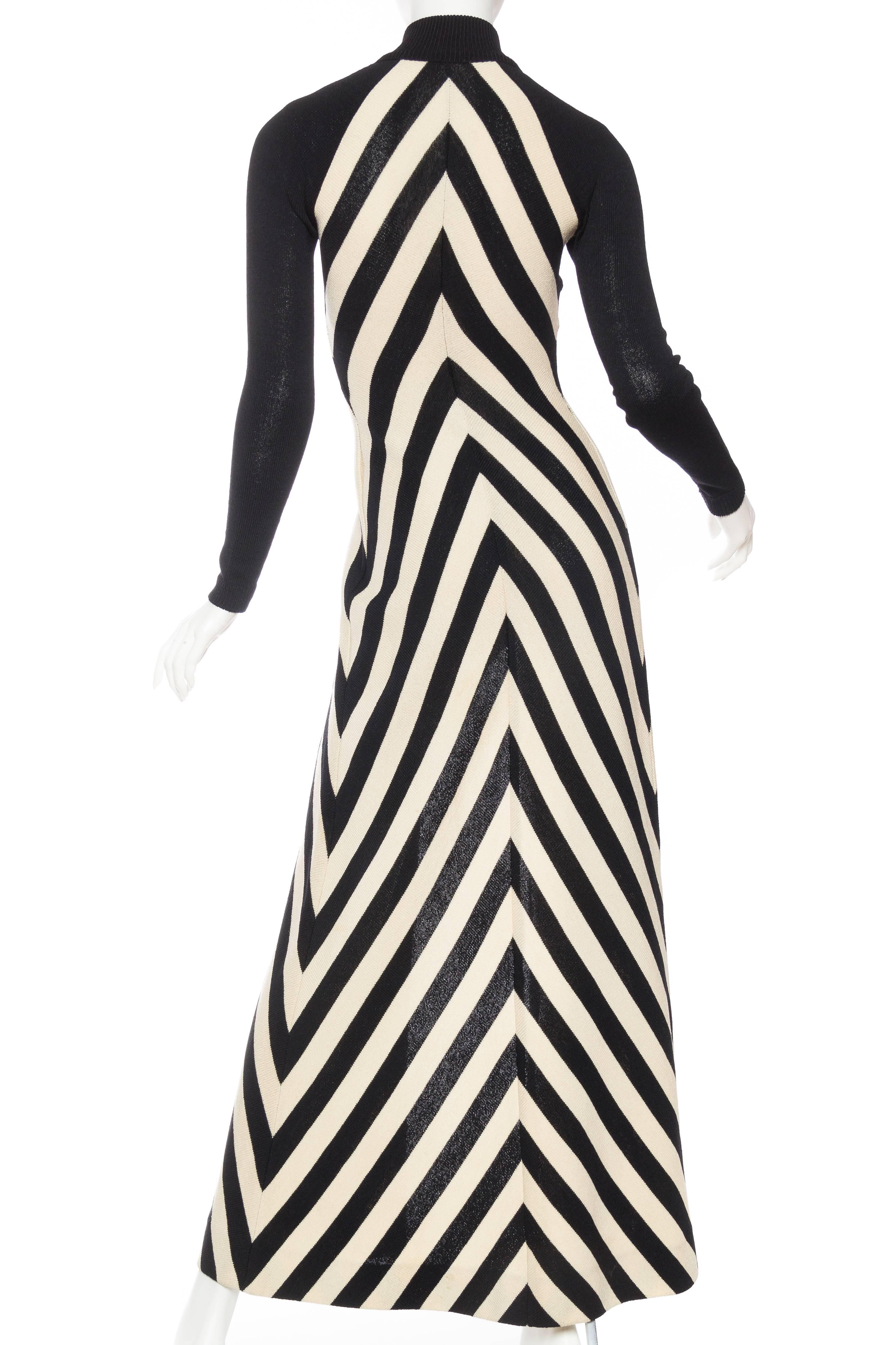 Black & White Op-Art Chevron Striped Maxi Sweater Cardigan 3