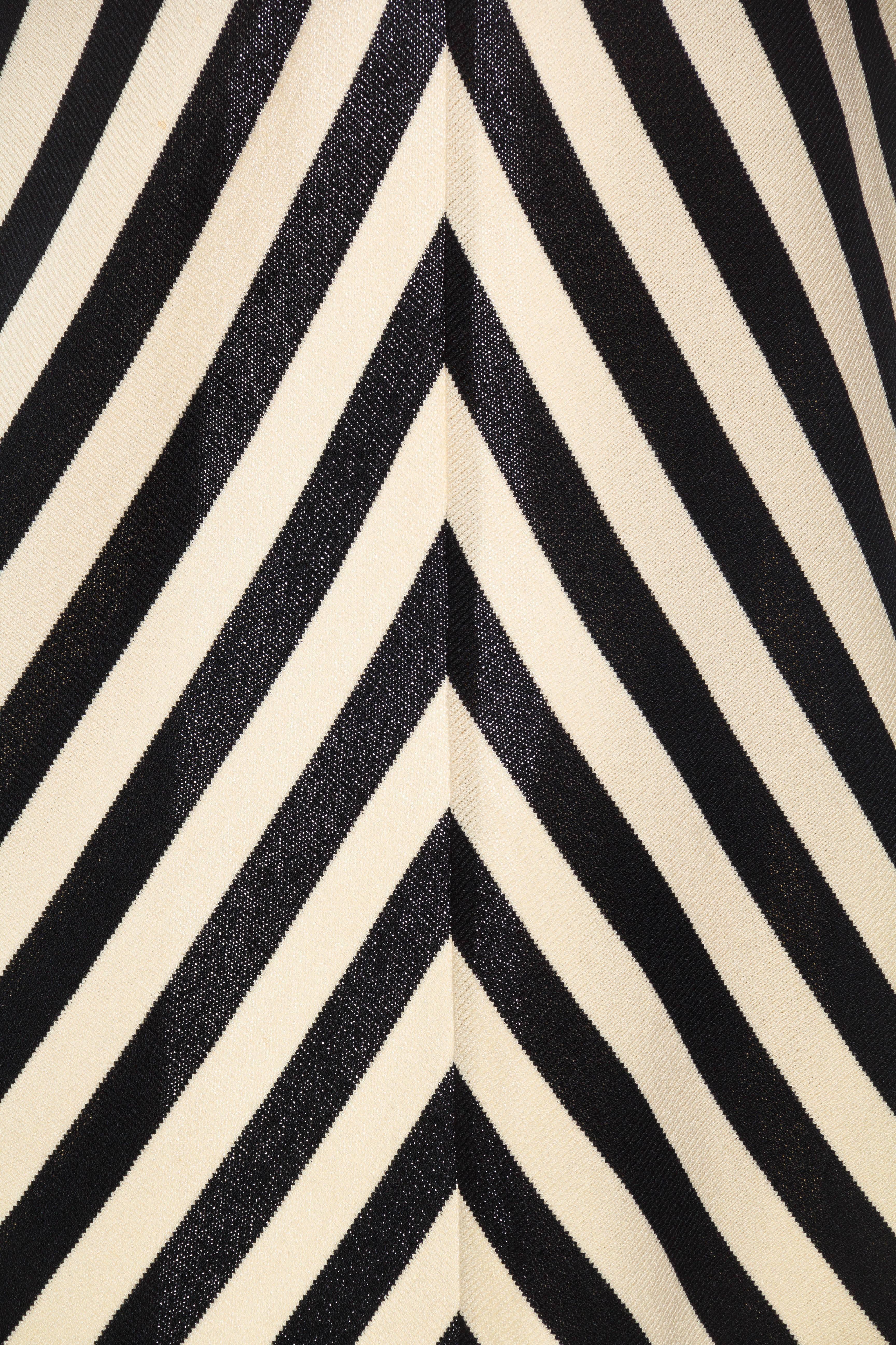 Black & White Op-Art Chevron Striped Maxi Sweater Cardigan 6
