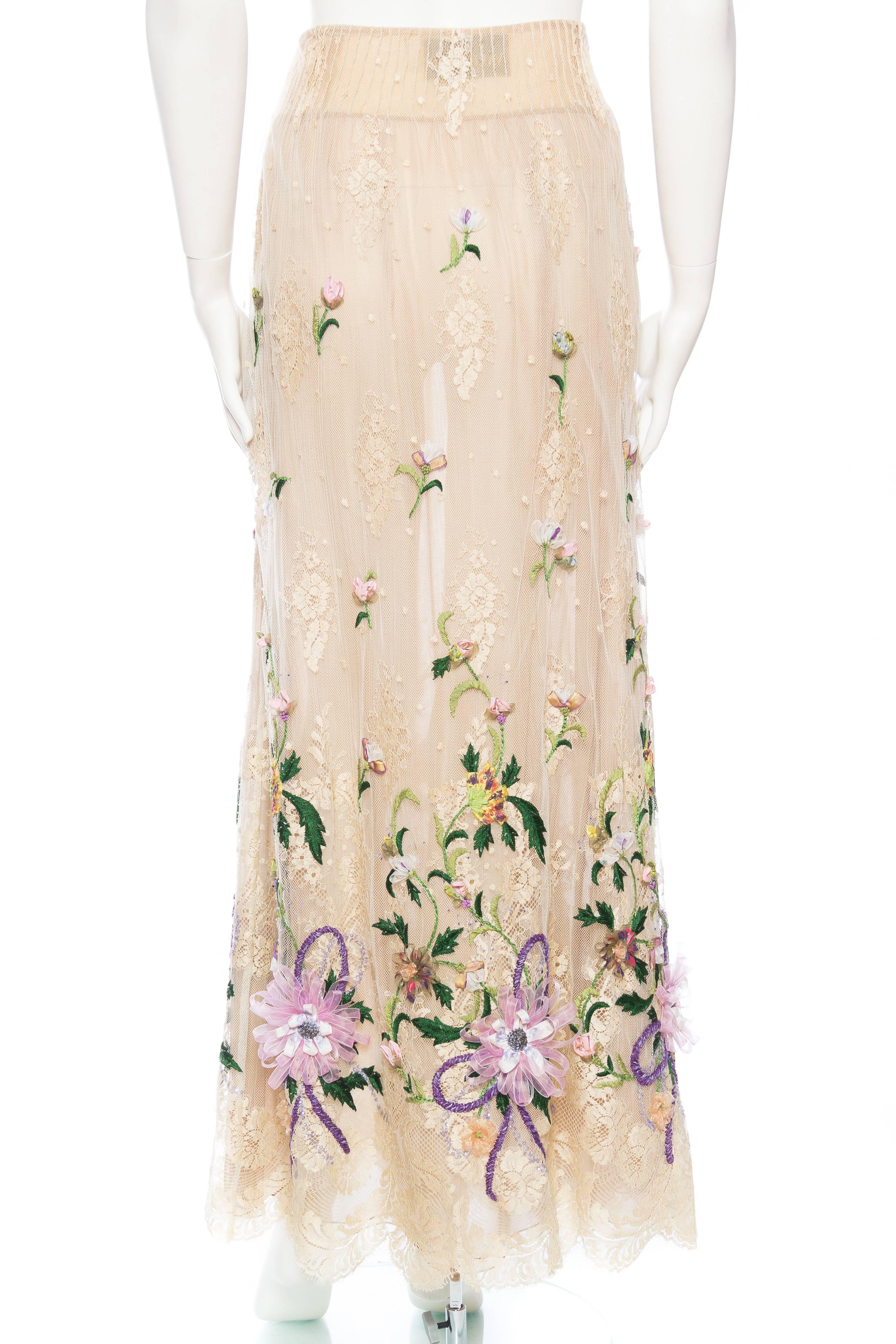 2000S VALENTINO Ecru Silk & Lace Skirt With Hand Embroidery And Ribbonwork In Excellent Condition In New York, NY