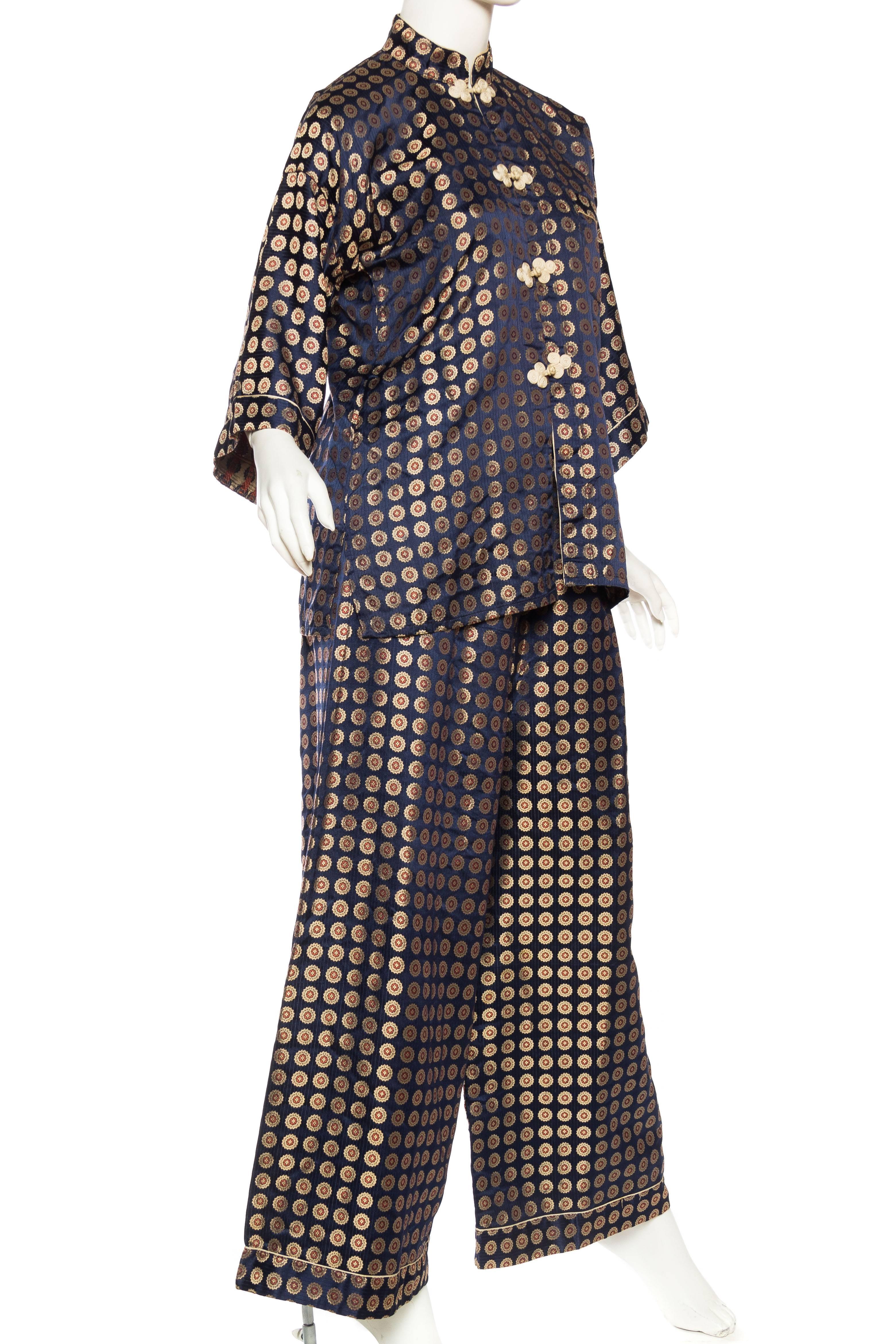 1940s Silk Chinese Lounge Pajamas In Excellent Condition In New York, NY