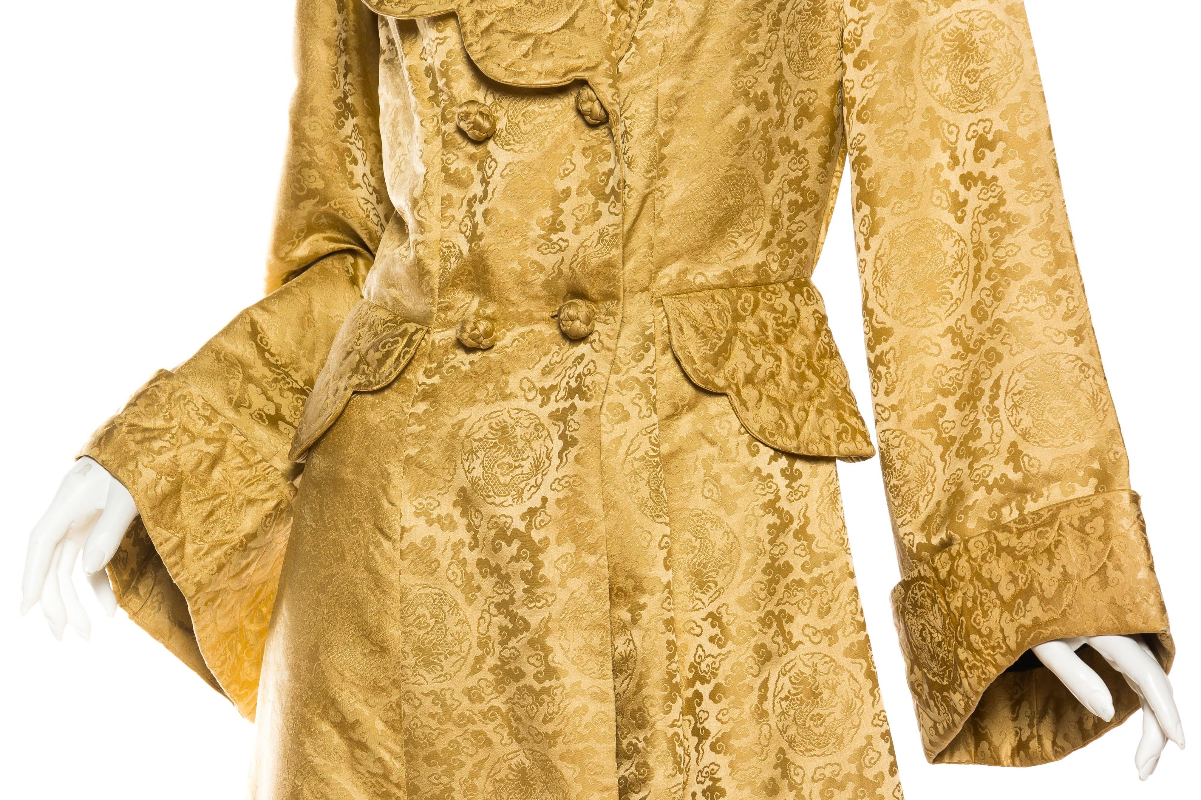 1940s Chinese Silk Damask Robe In Good Condition In New York, NY
