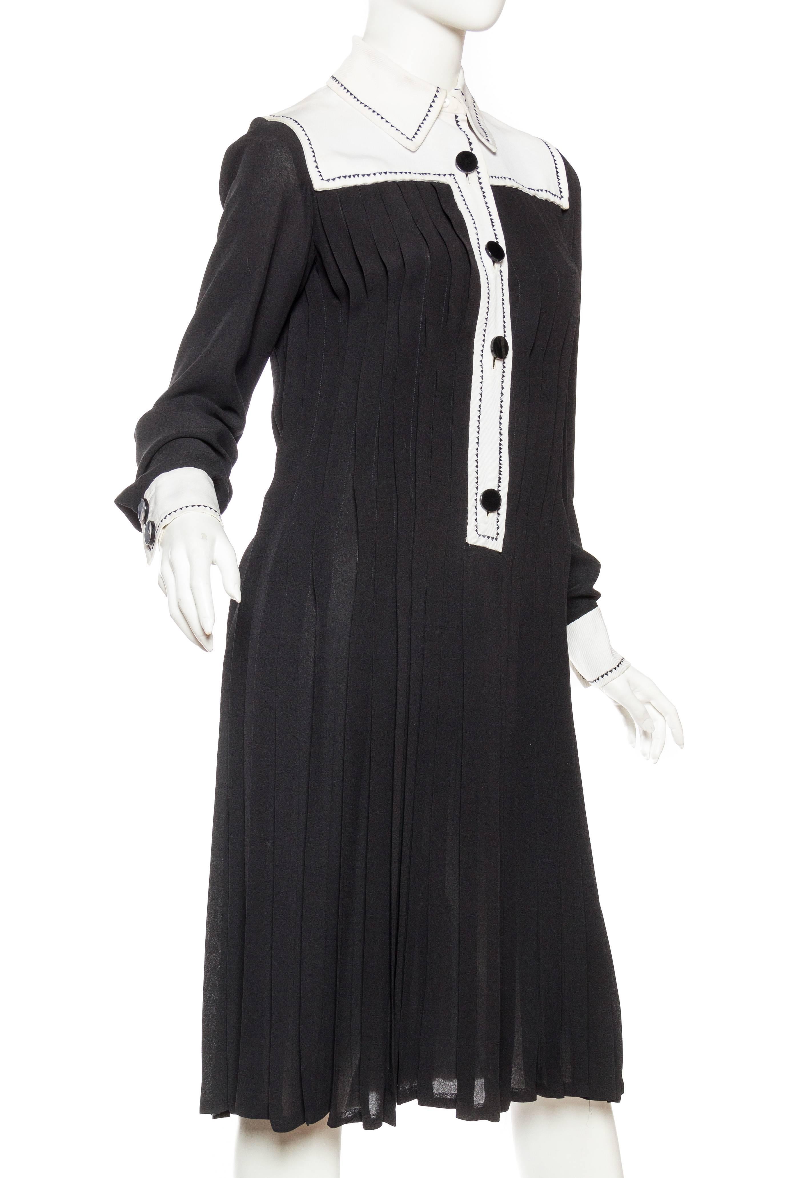 1960S PERTEGAZ COUTURE Black & White Silk Pleated Mod Dress In Excellent Condition In New York, NY