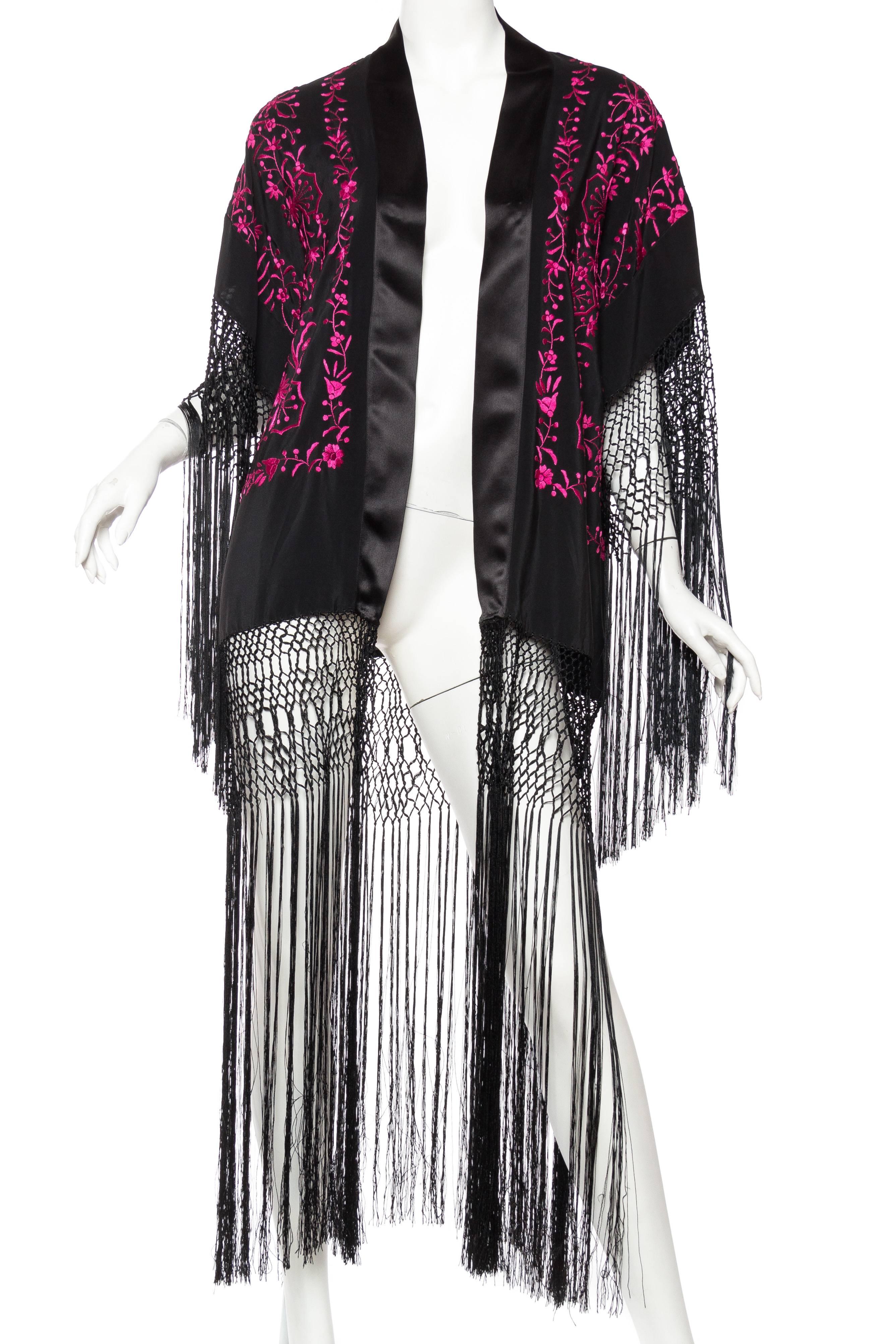 MORPHEW COLLECTION Black & Pink Hand Embroidered Silk Piano Shawl Kimono With F In Excellent Condition In New York, NY
