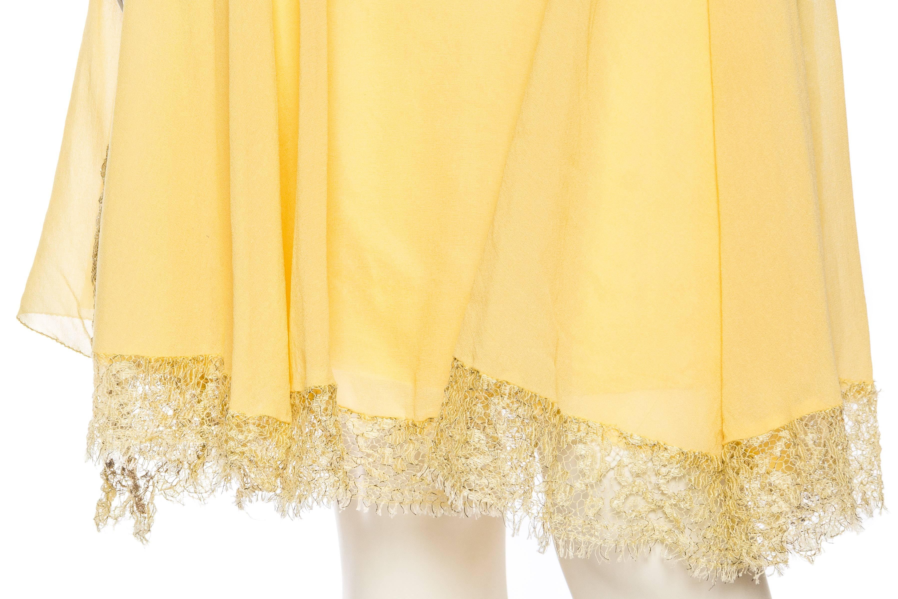 1920S Yellow Silk Chiffon & Silver Lamé Lace Flapper Cocktail Dress For Sale 2