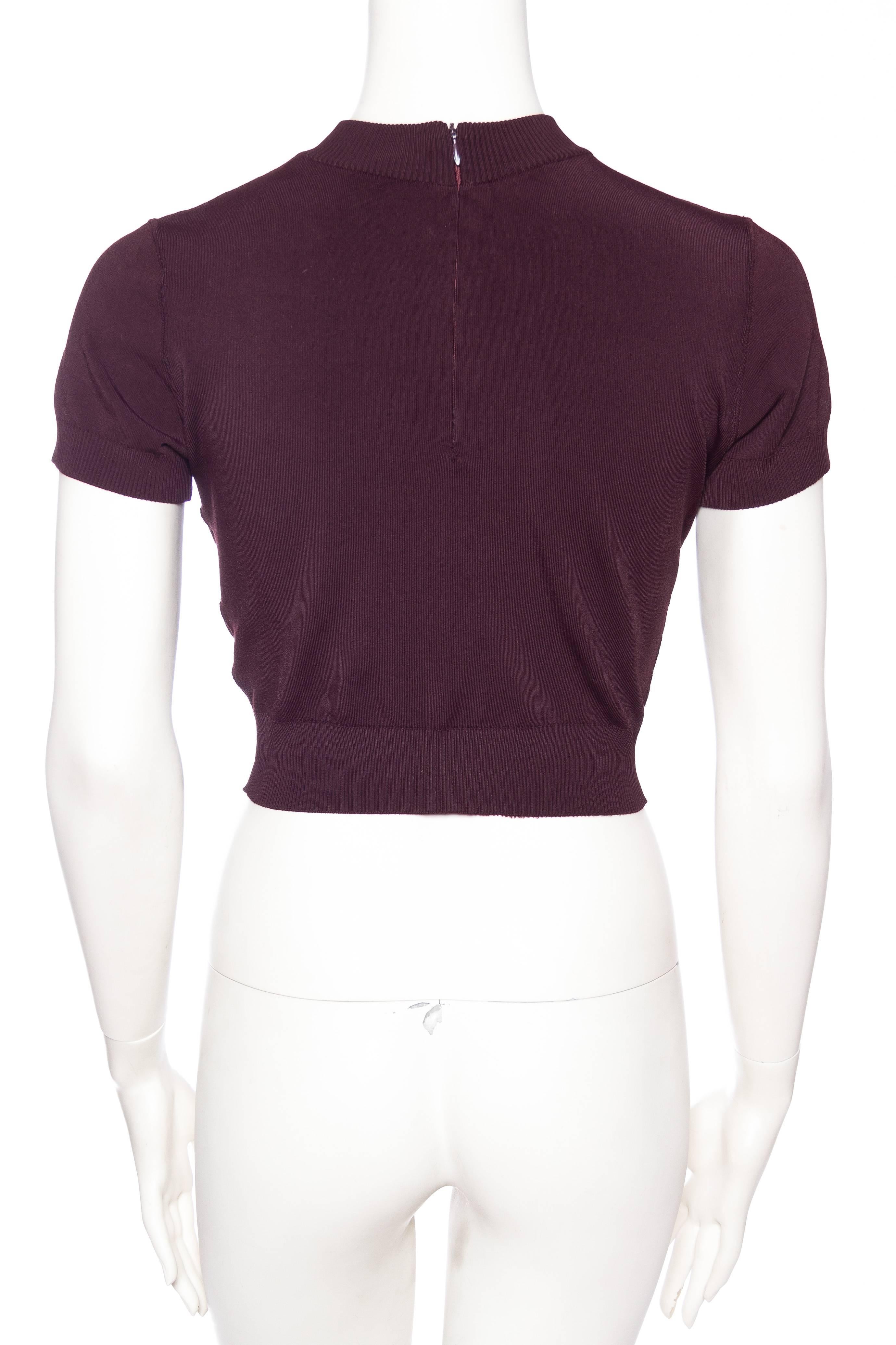 1990er ALAIA Stil Aubergine Viskosemischung stricken perfektes Cropped Top T-Shirt Damen im Angebot